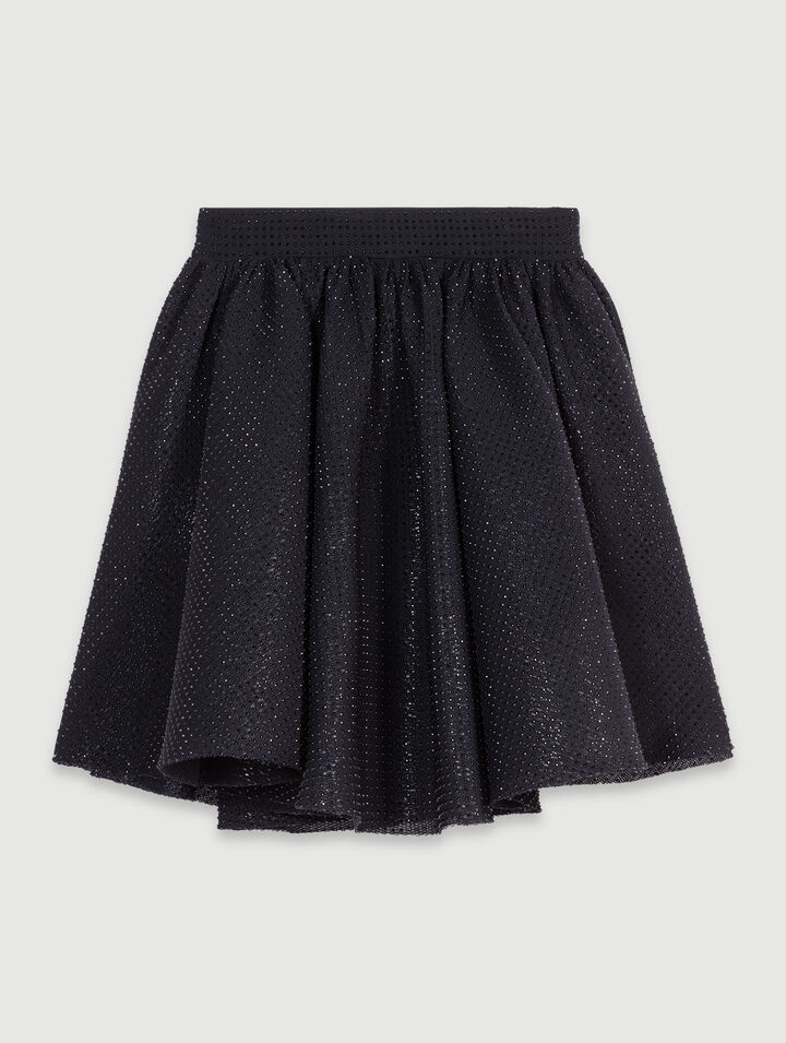 Falda corta voluminosa con strass