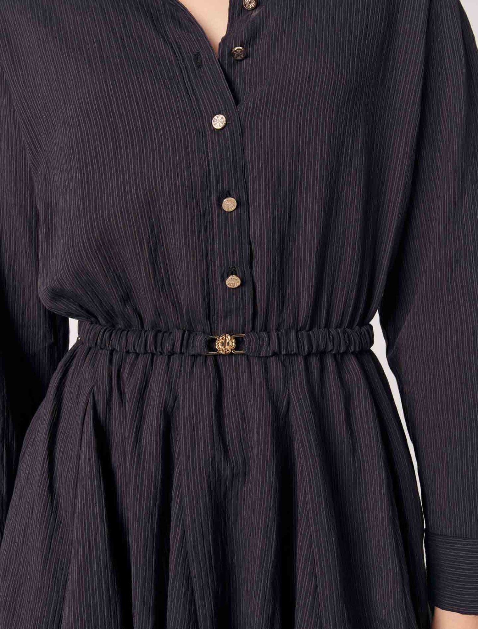 Vestido corto de crepé