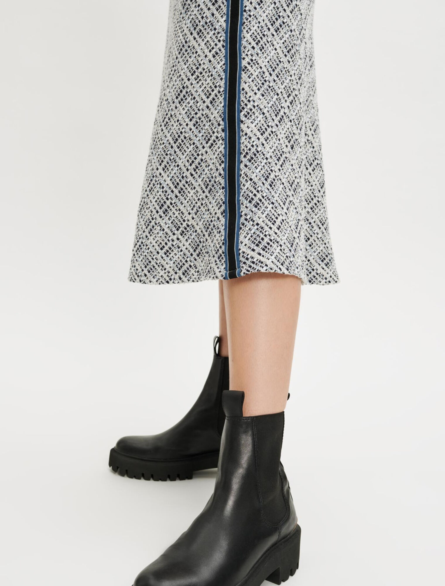 Falda midi de tweed