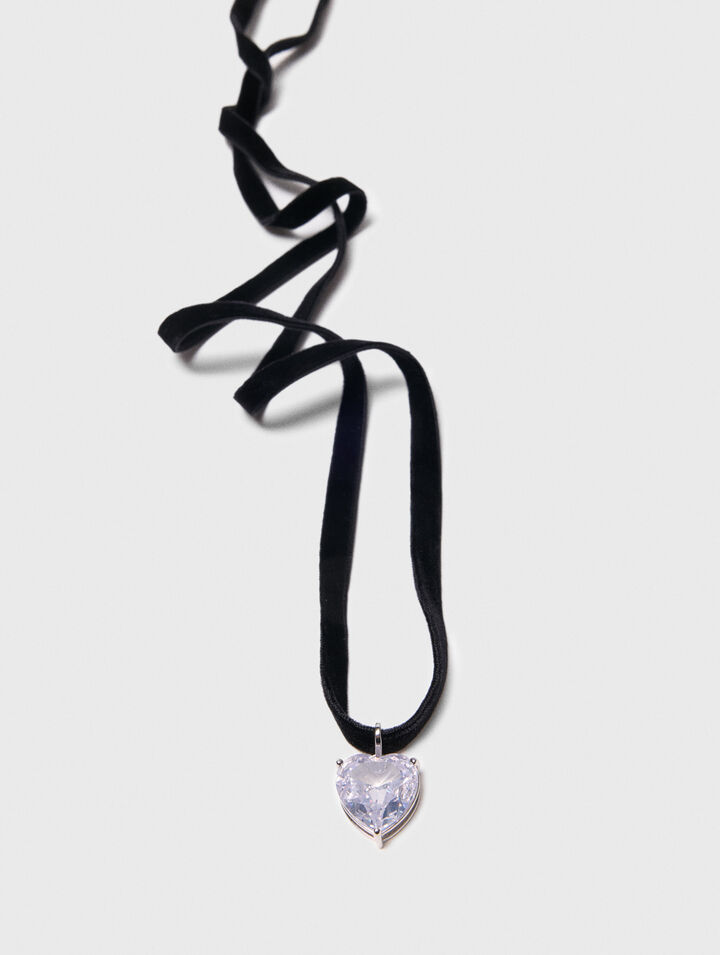 Collar corazón con cordón de terciopelo