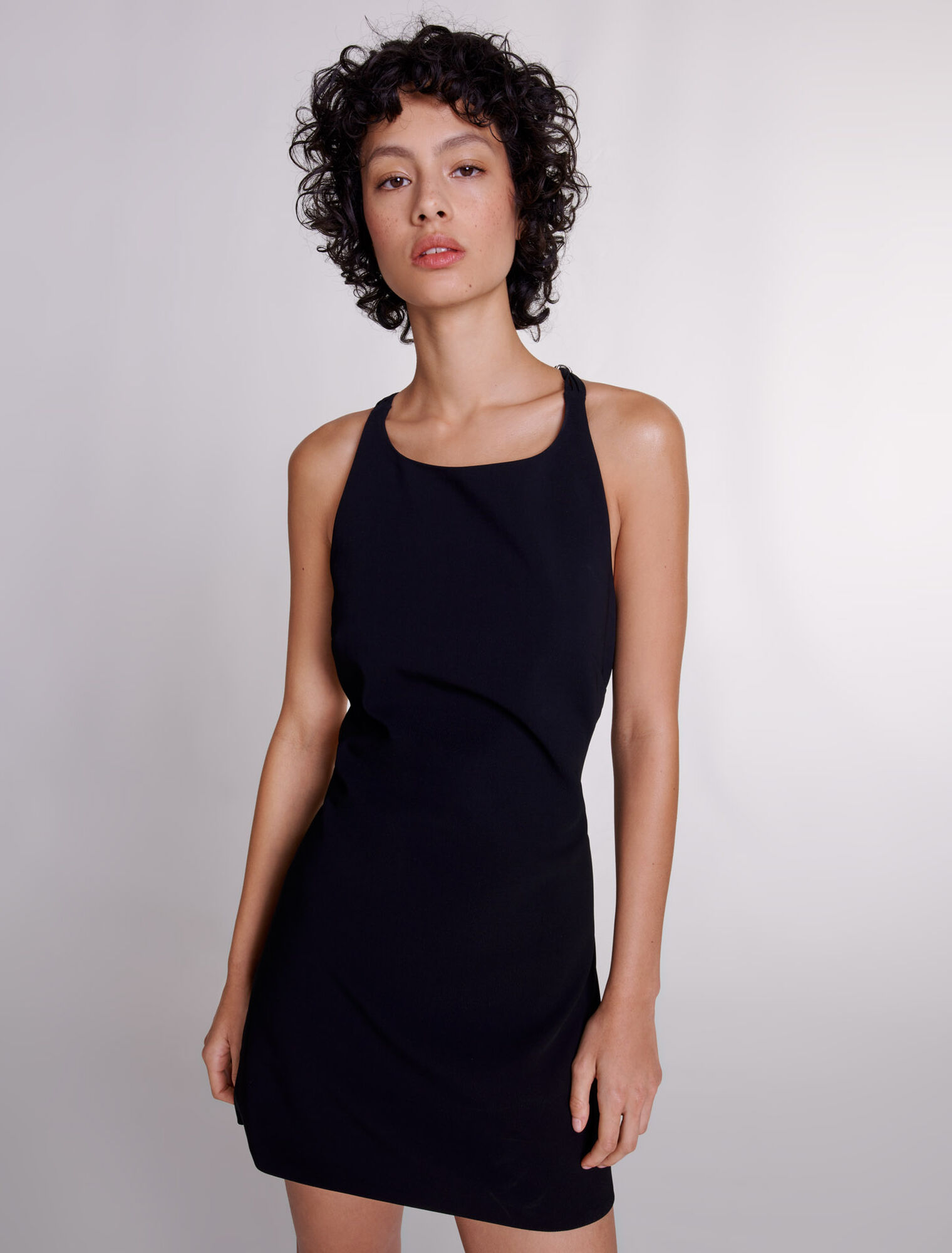 Vestido corto con tiras