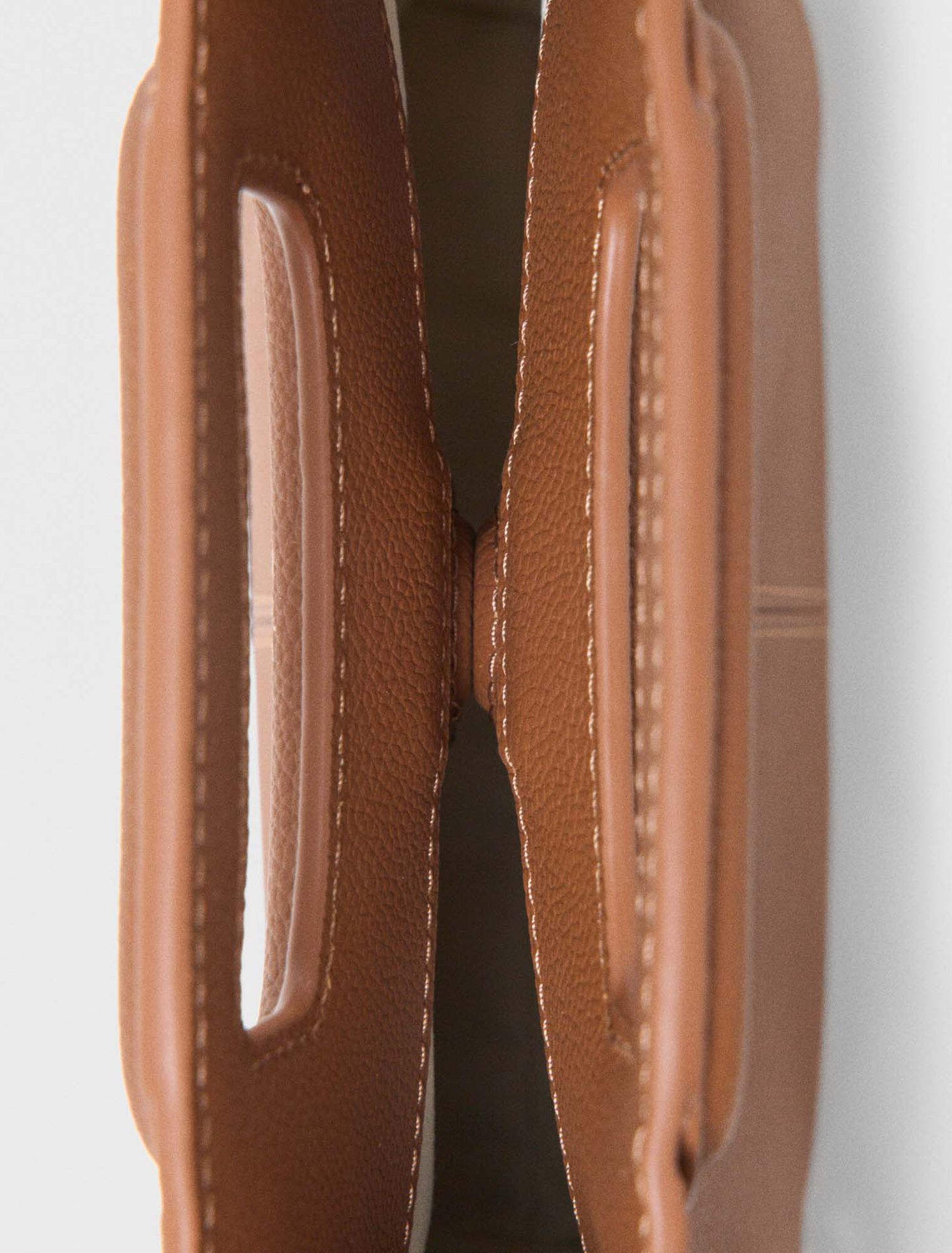 Bolso M de piel granulada