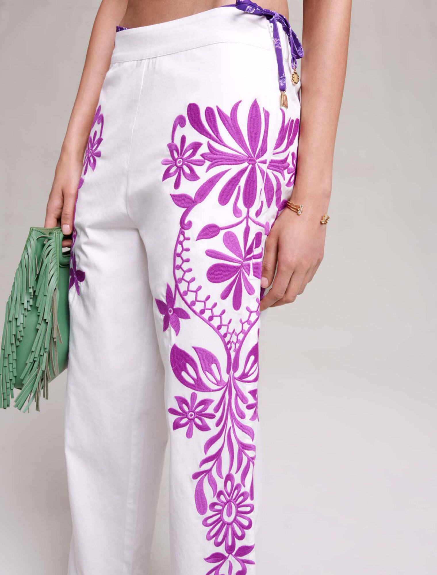 Pantalones anchos bordados