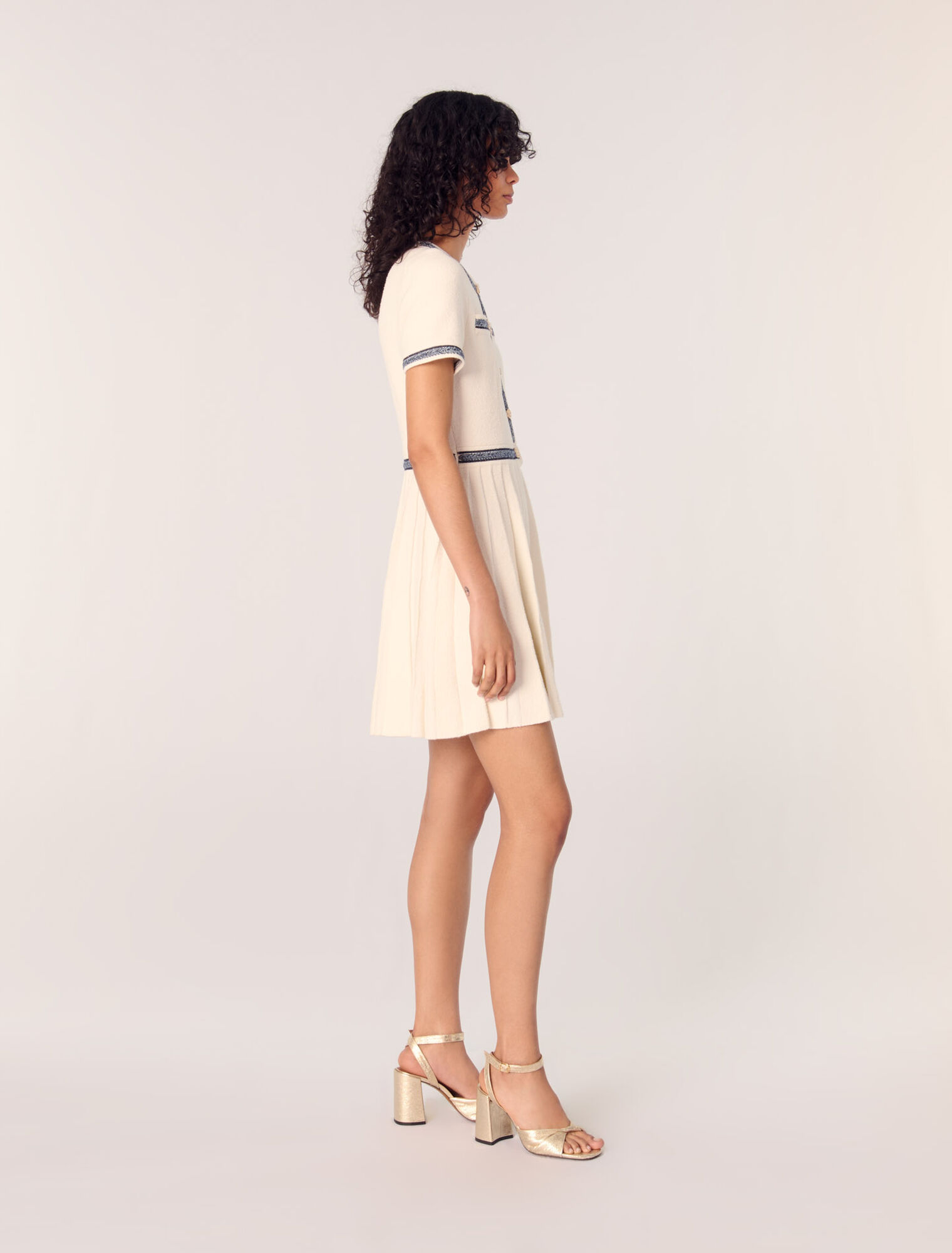 Vestido corto de punto plisado