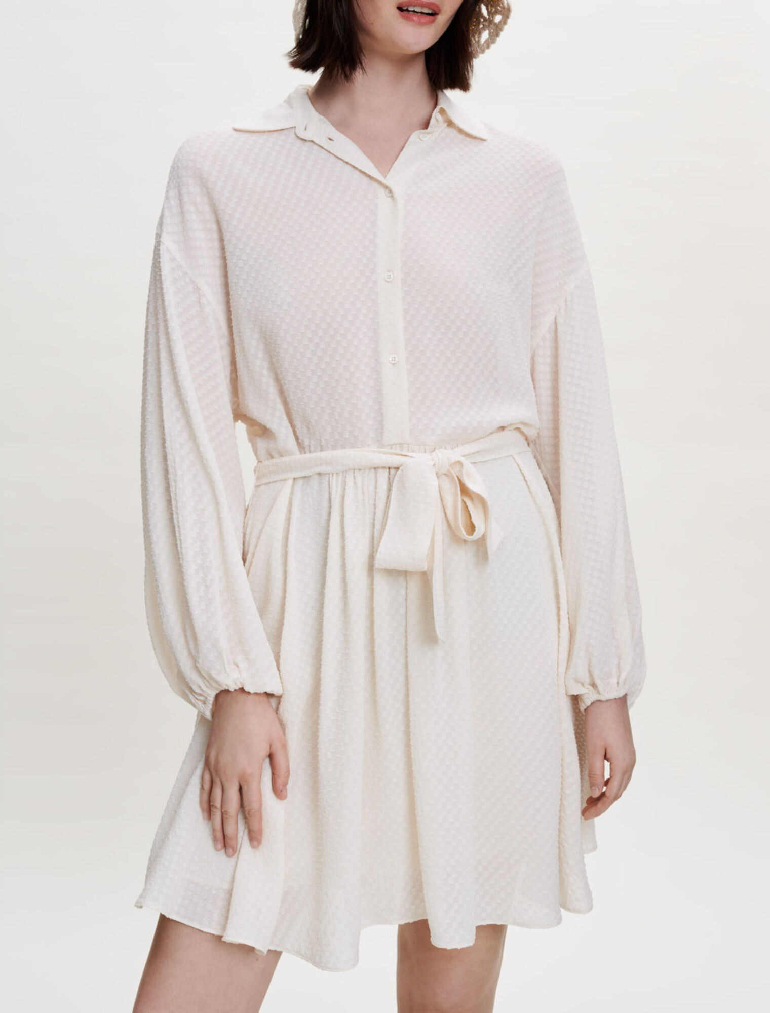 Vestido camisero fluido y suelto