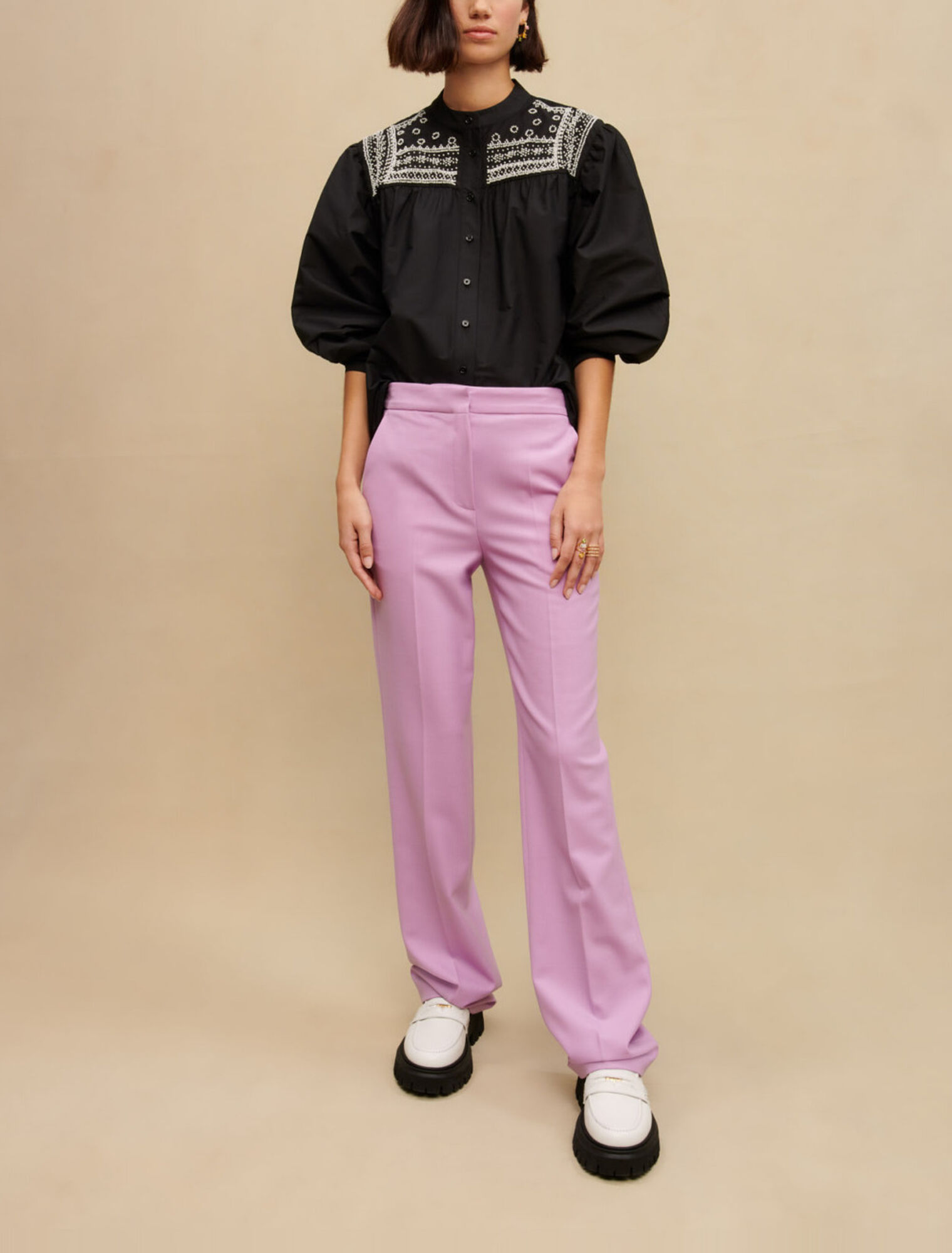 Camisa con detalles bordados