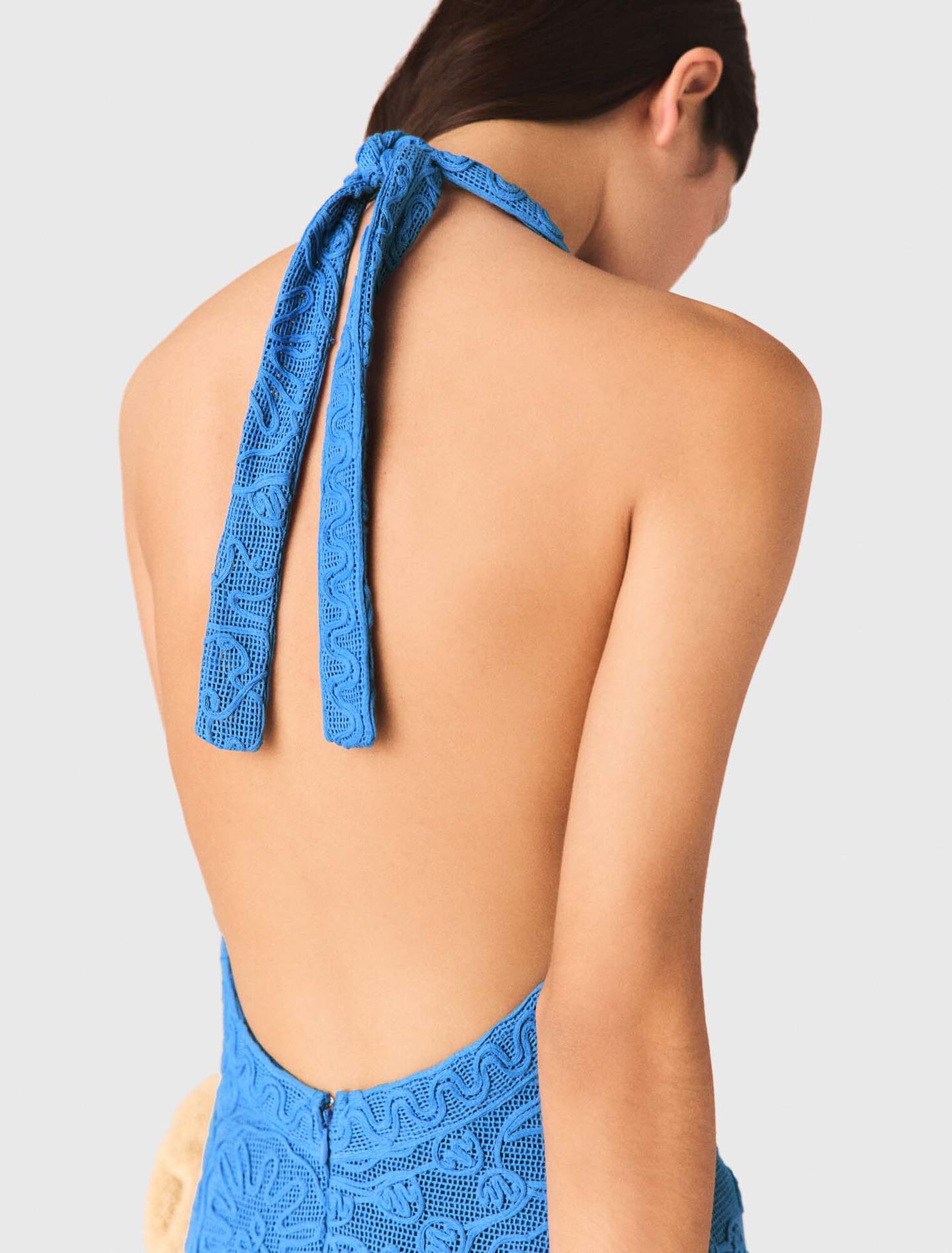 Vestido largo de guipur sin espalda