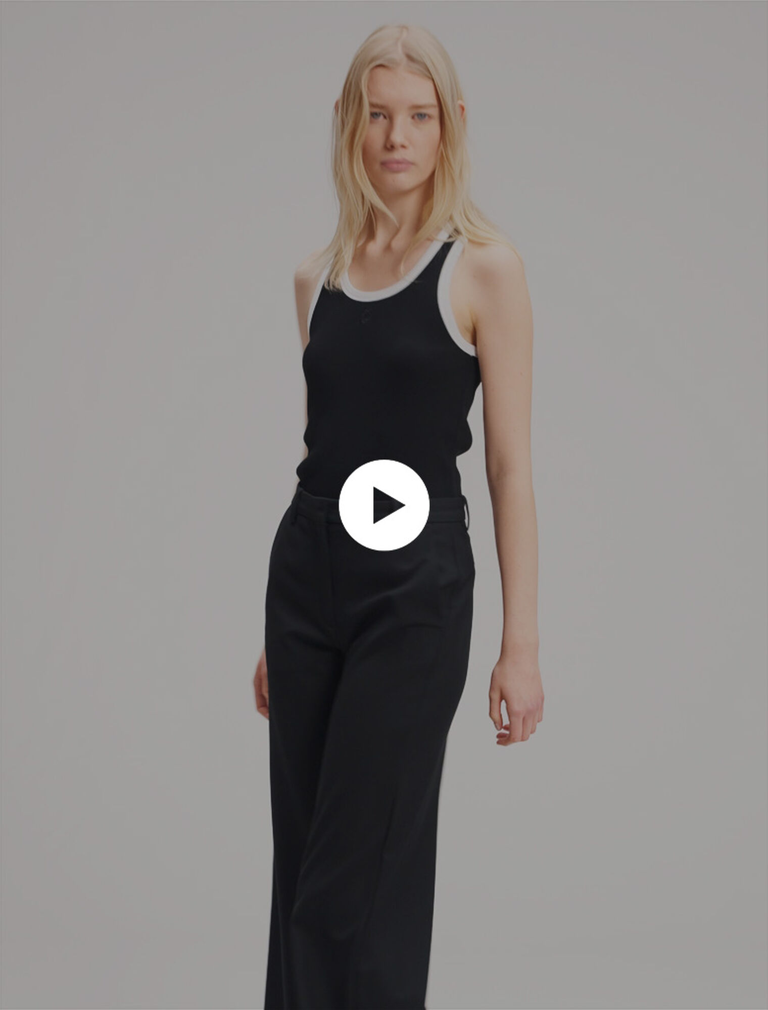 Pantalón acampanado