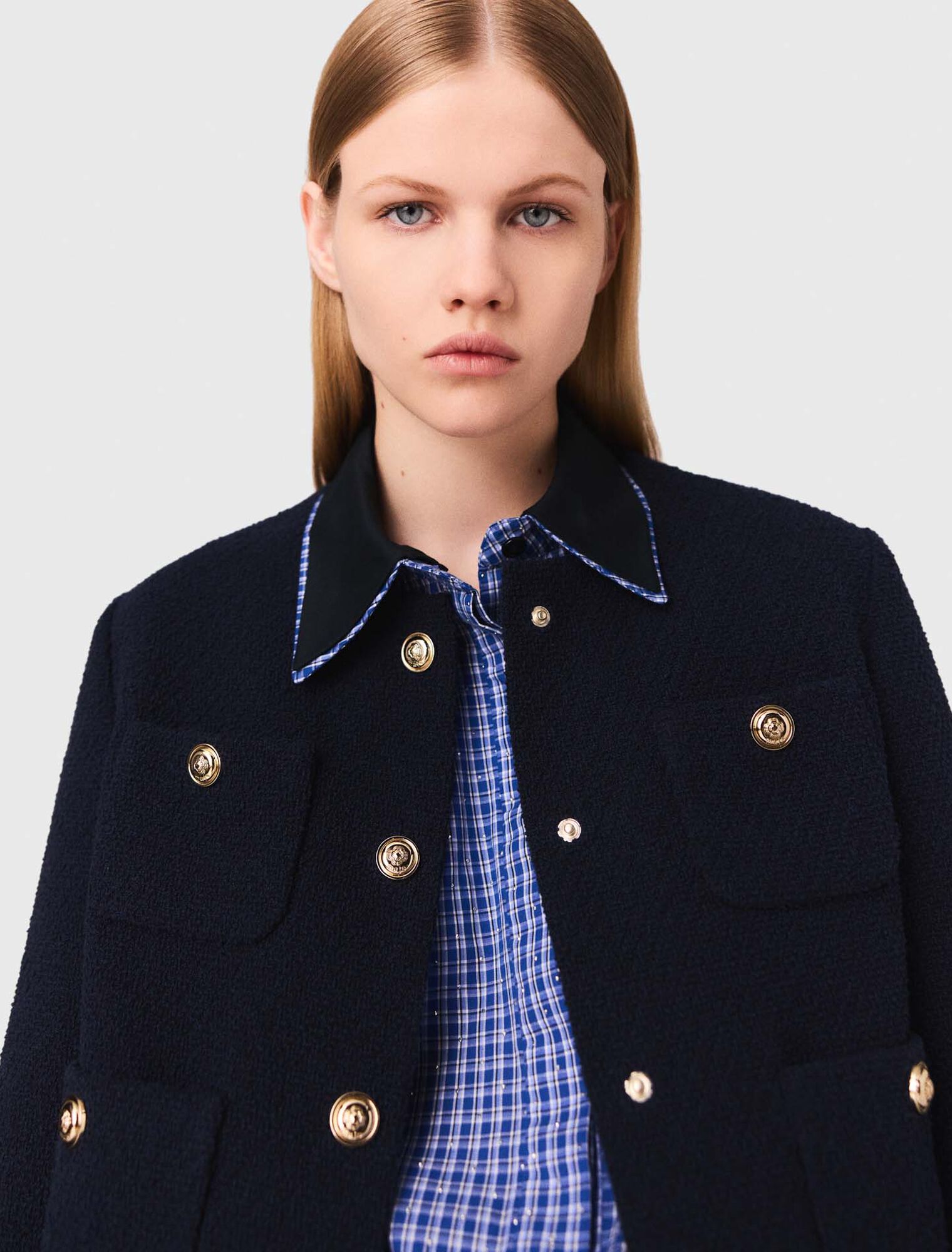 Chaqueta corta tweed, cuello desmont.