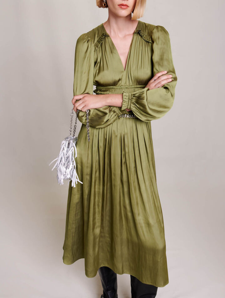 Vestido semi satinado con volantes