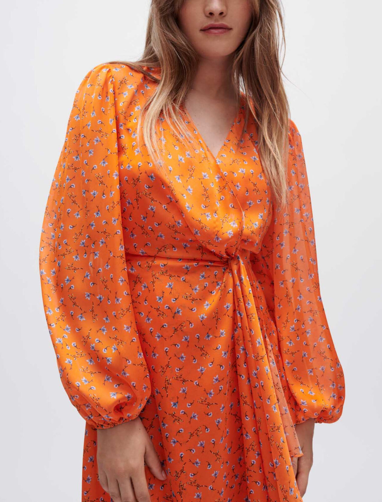 Vestido de satén con estampado floral