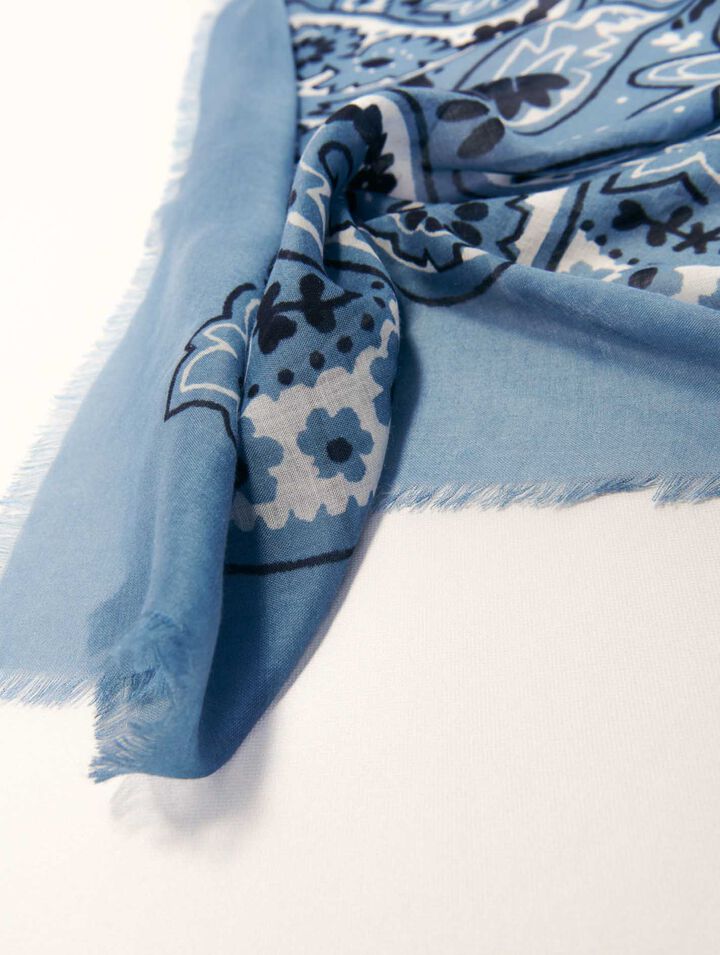 Chal con estampado bandana