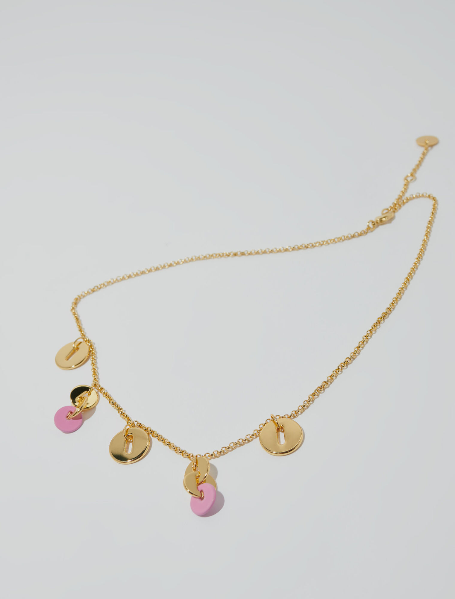 Collar de cadena con colgantes