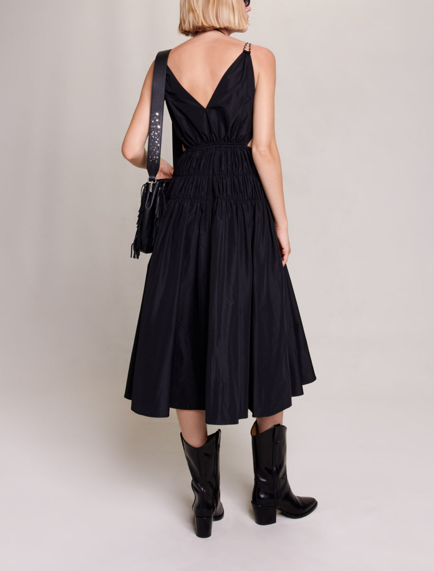 Vestido de tafetán abierto en la cintura