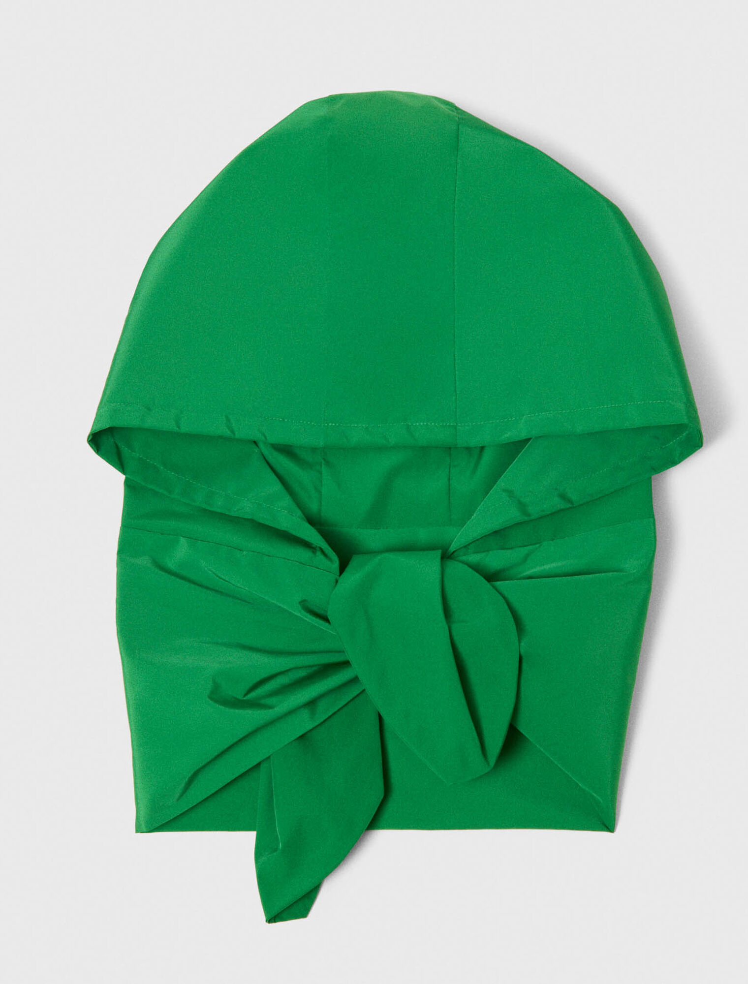 Capucha impermeable para anudar