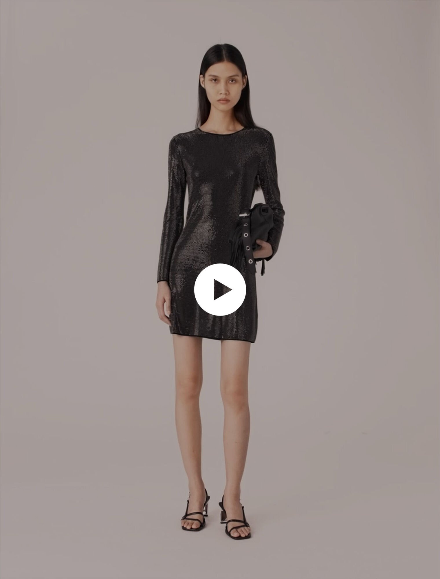 Vestido corto de punto con estrás