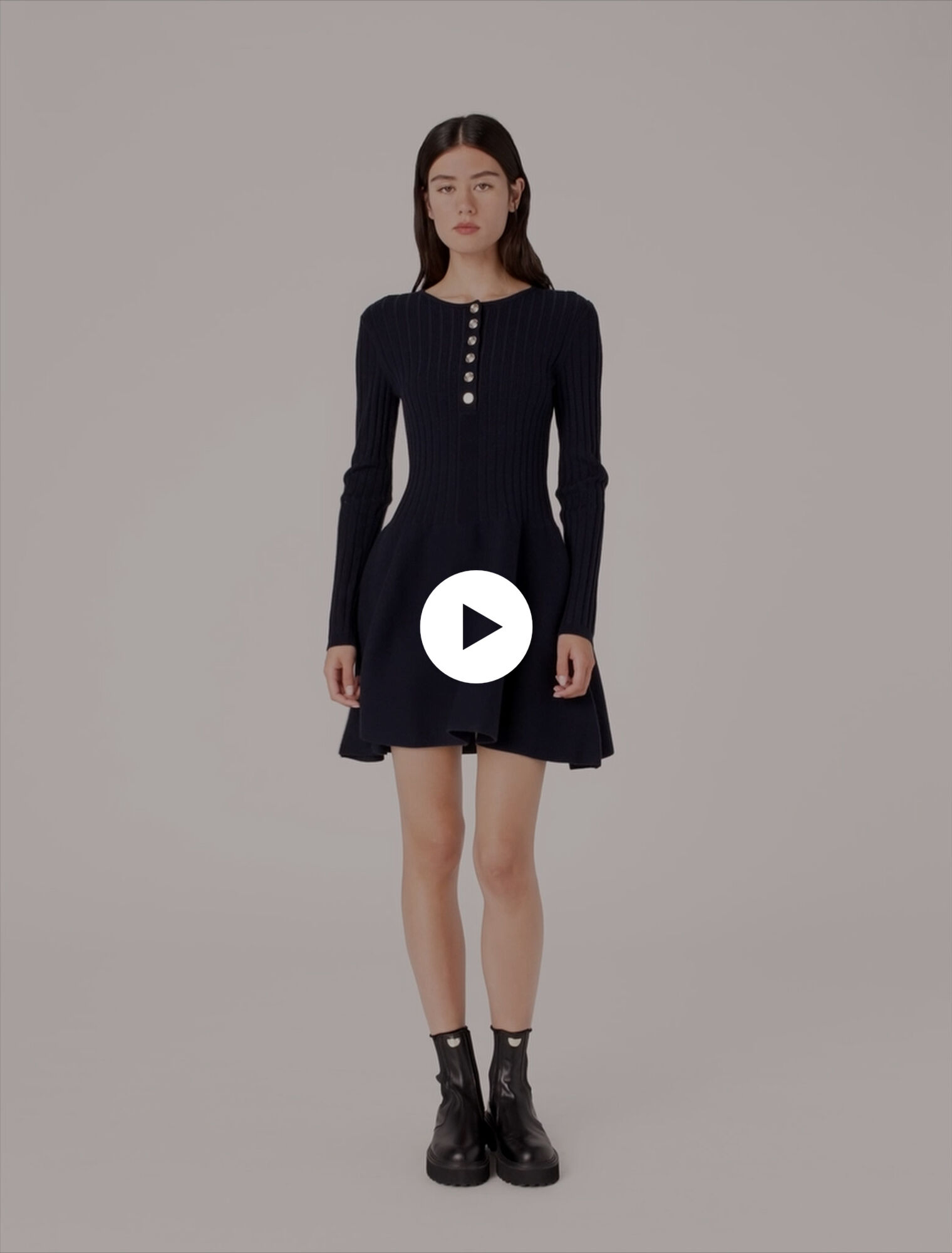 Vestido de punto con falda evasé