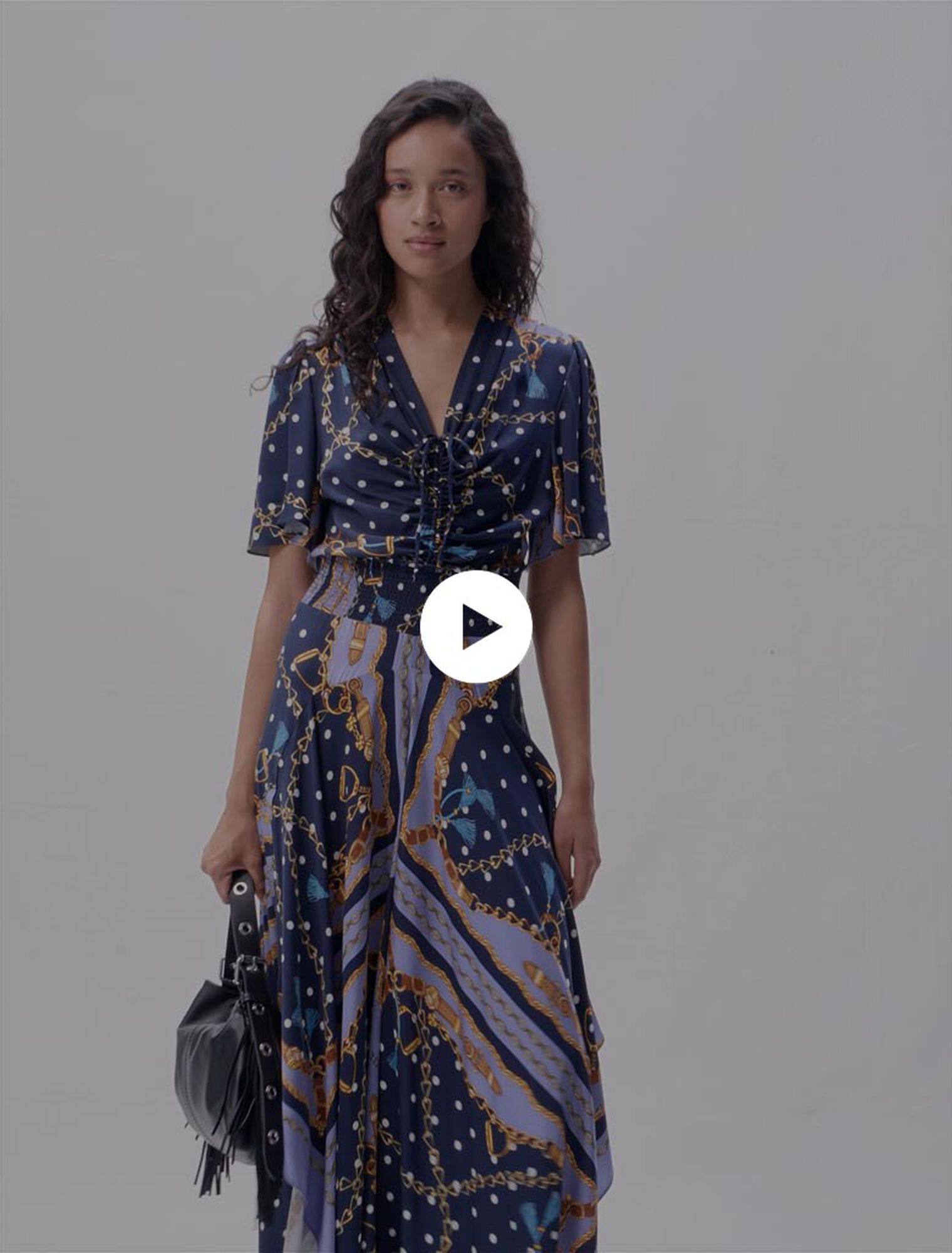 Vestido largo satinado estampado 