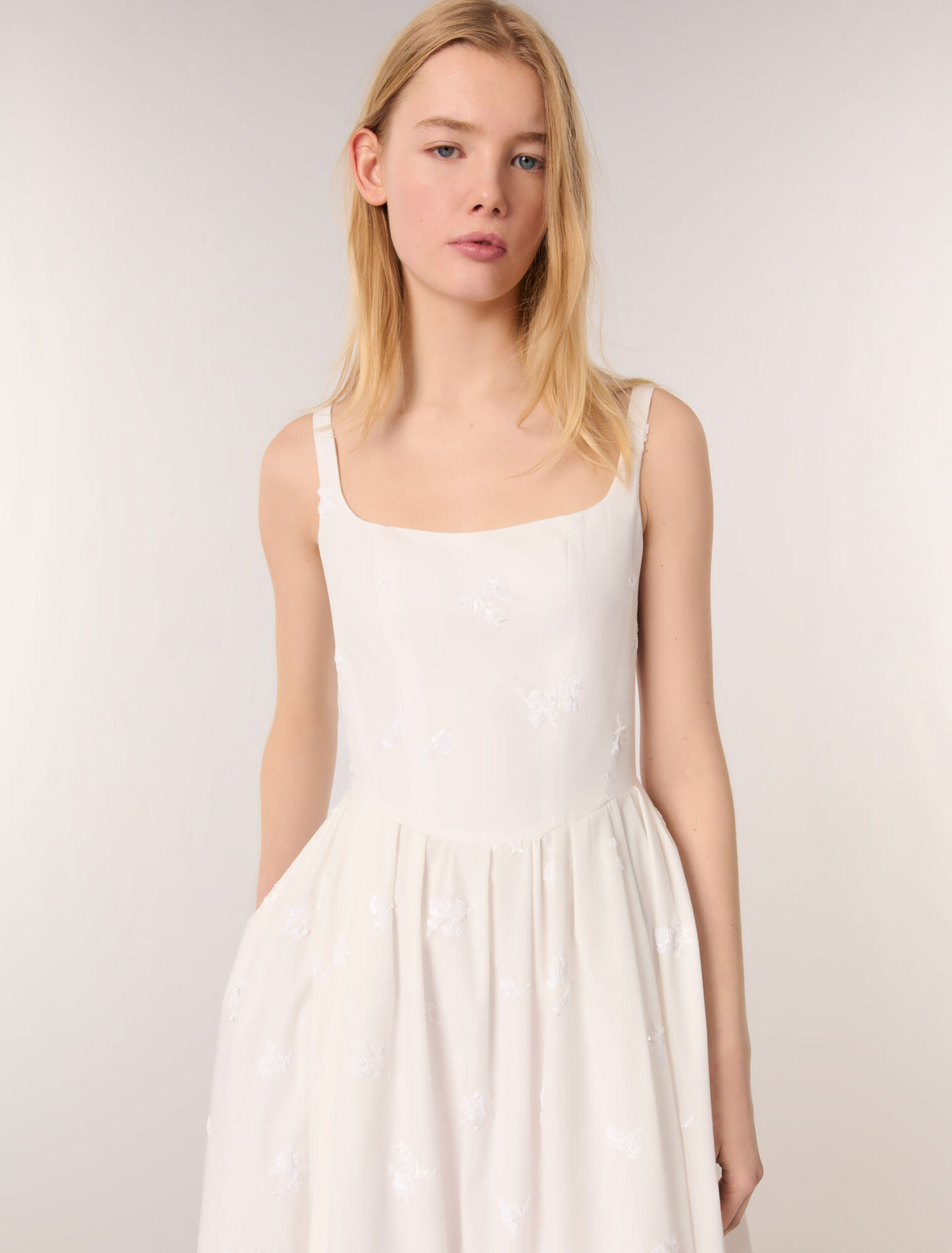 Vestido midi de algodón bordado