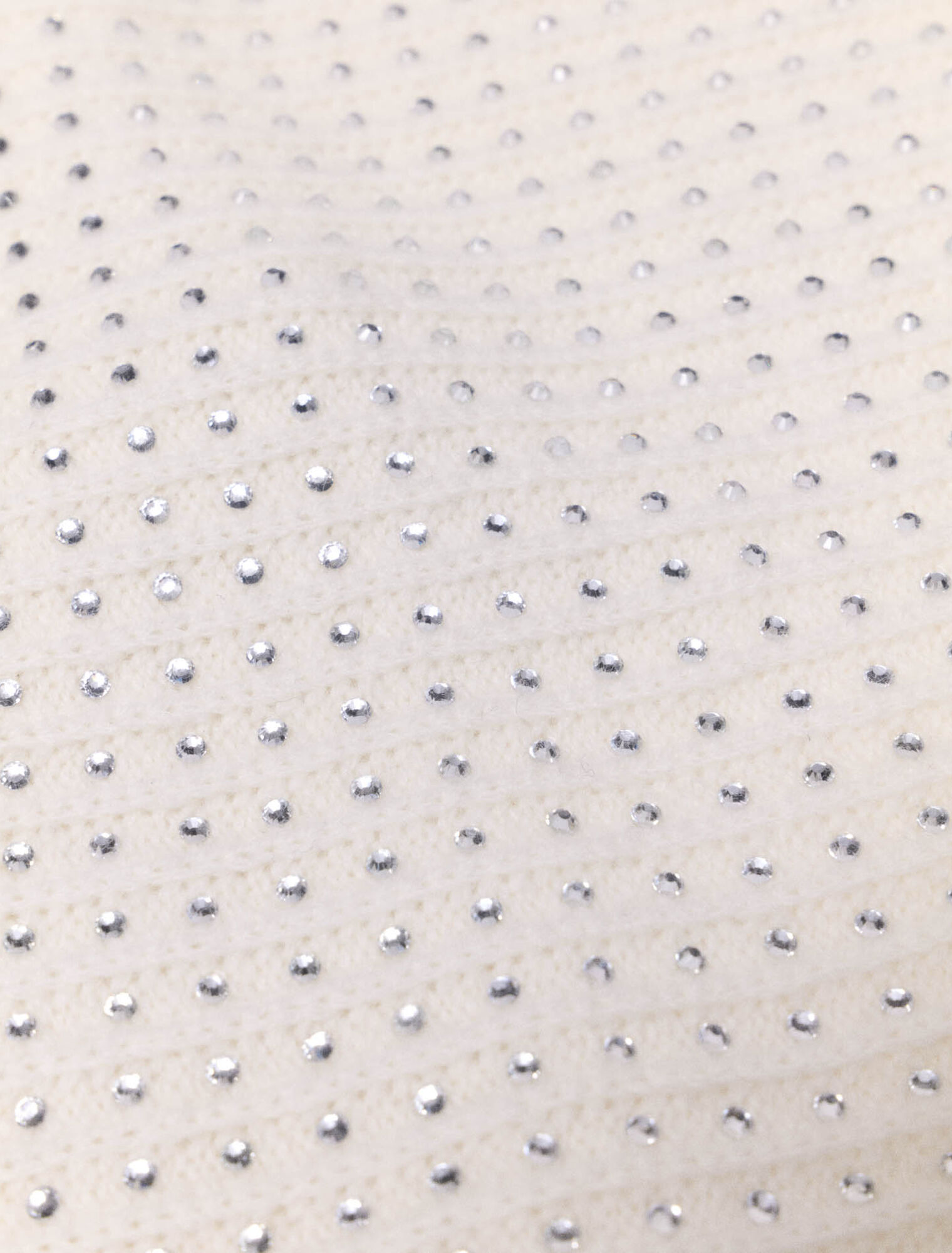 Fular triangular de lana con strass