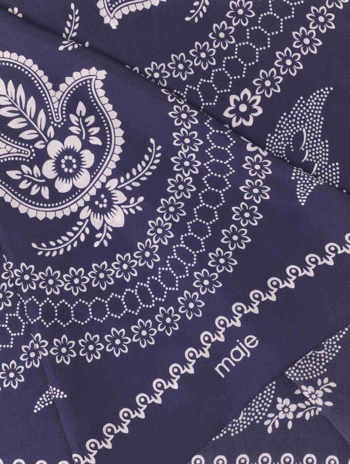 Pañuelo 90x90 de seda estampado