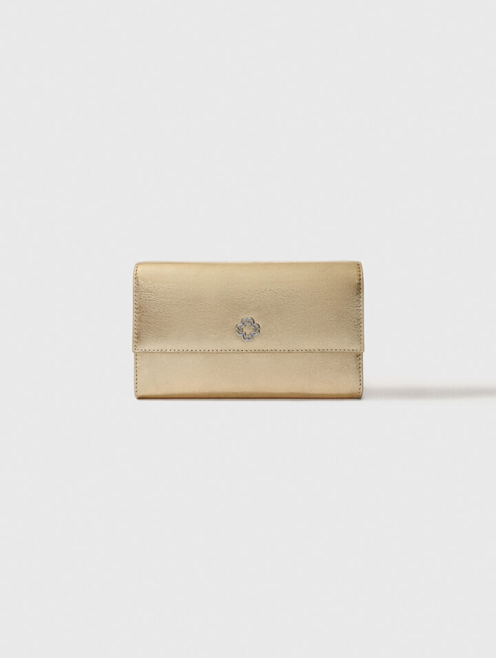 Cartera con cadena de piel