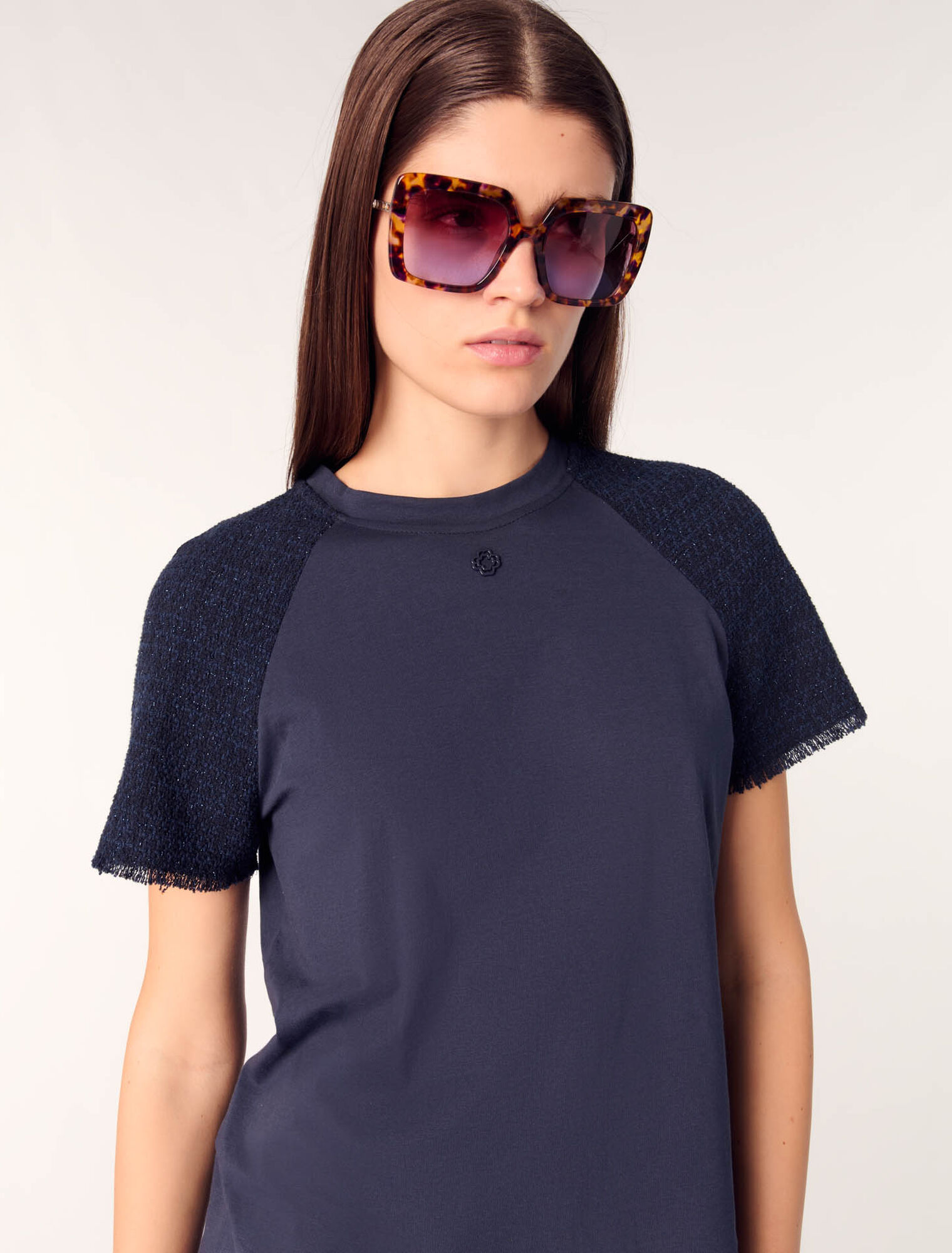 Camiseta con mangas de tweed