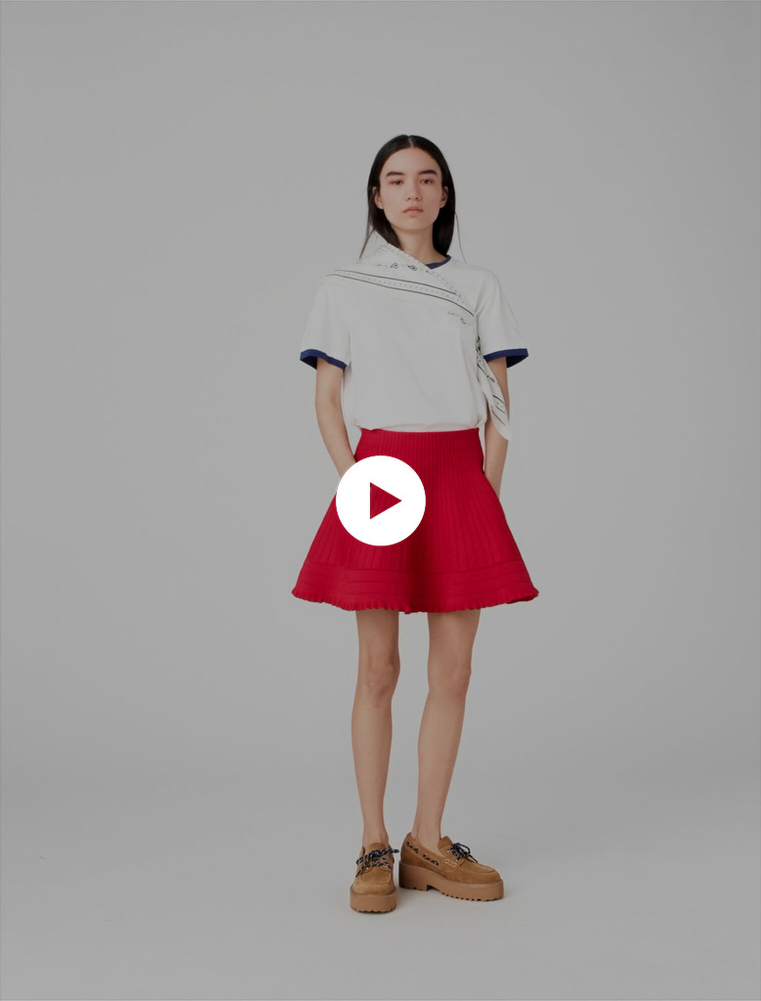 Falda corta de punto compacto