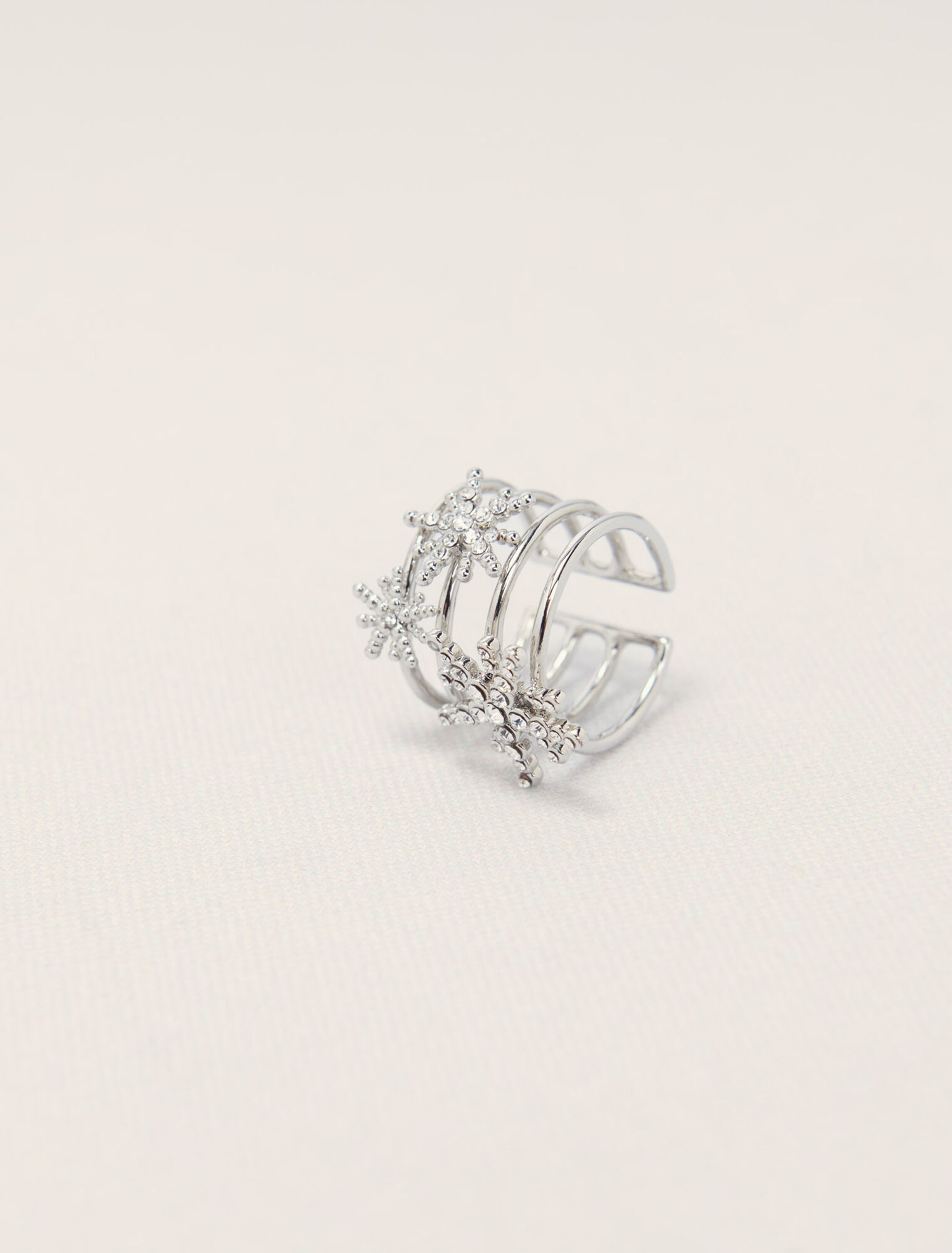 Anillo de bandas con estrellas de estrás