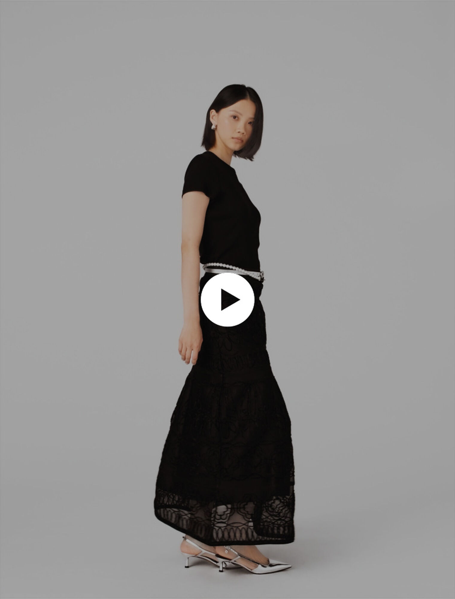 Falda de malla bordada