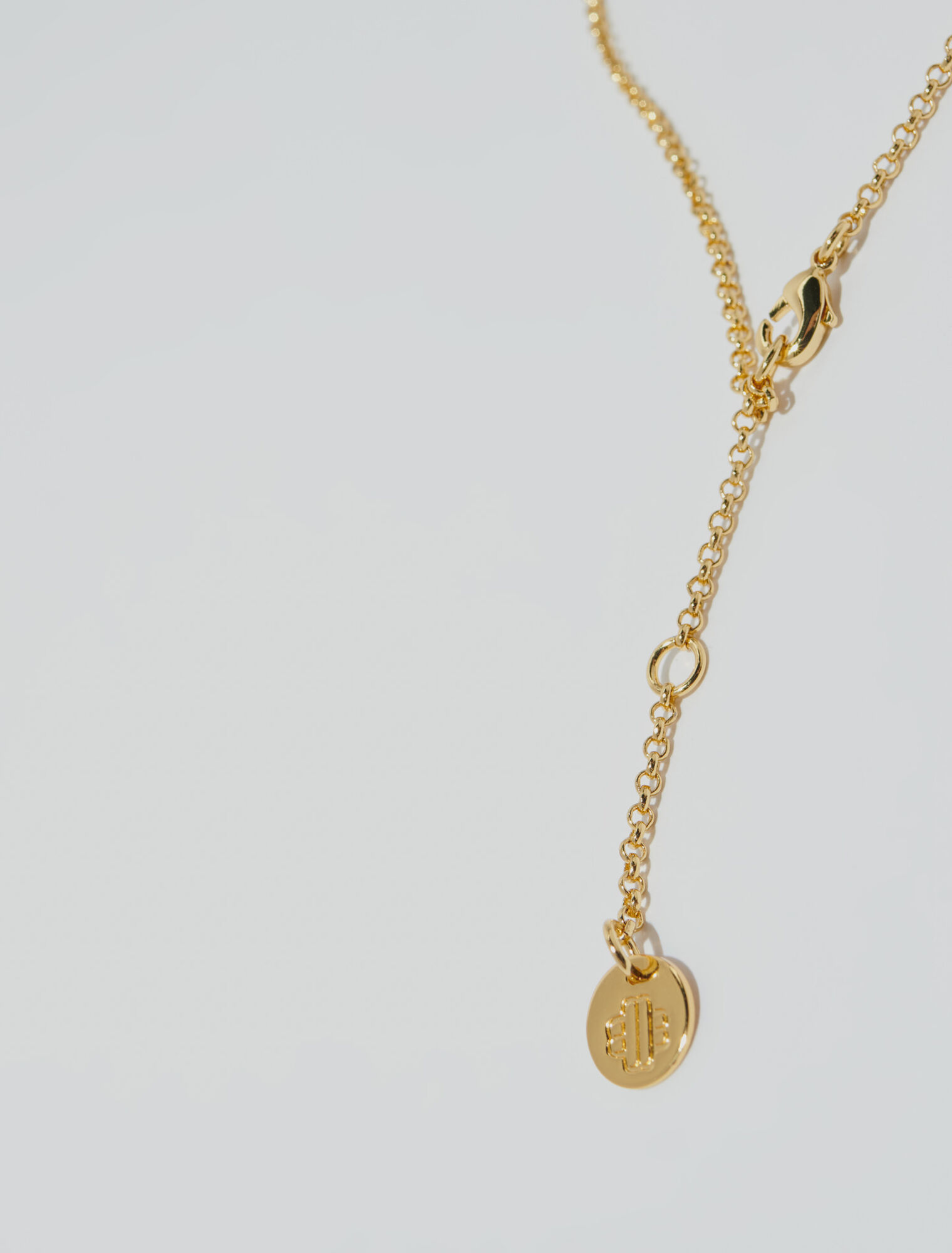 Collar de cadena con colgantes