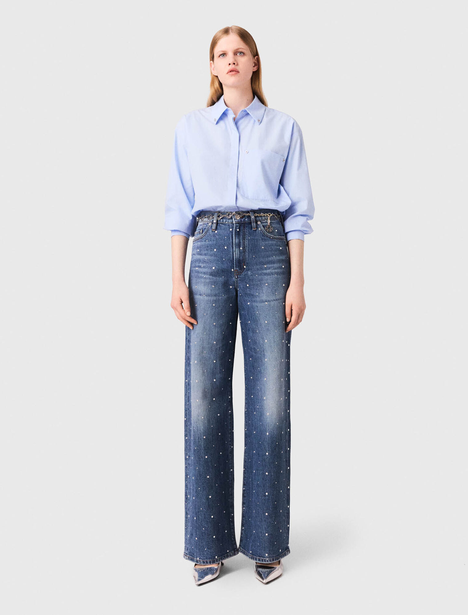 Vaquero ancho en denim con clavos