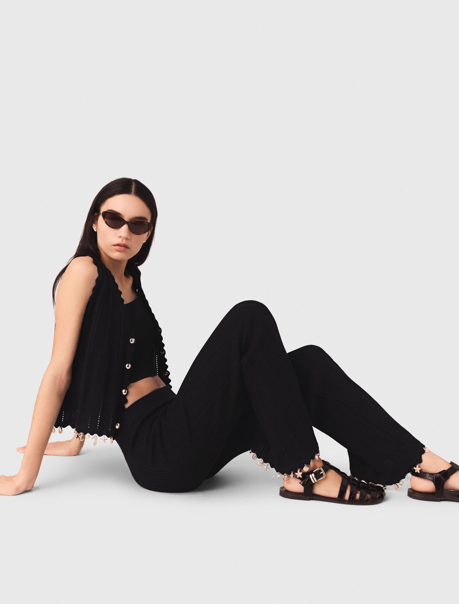 Pantal&oacute;n de punto con joyas