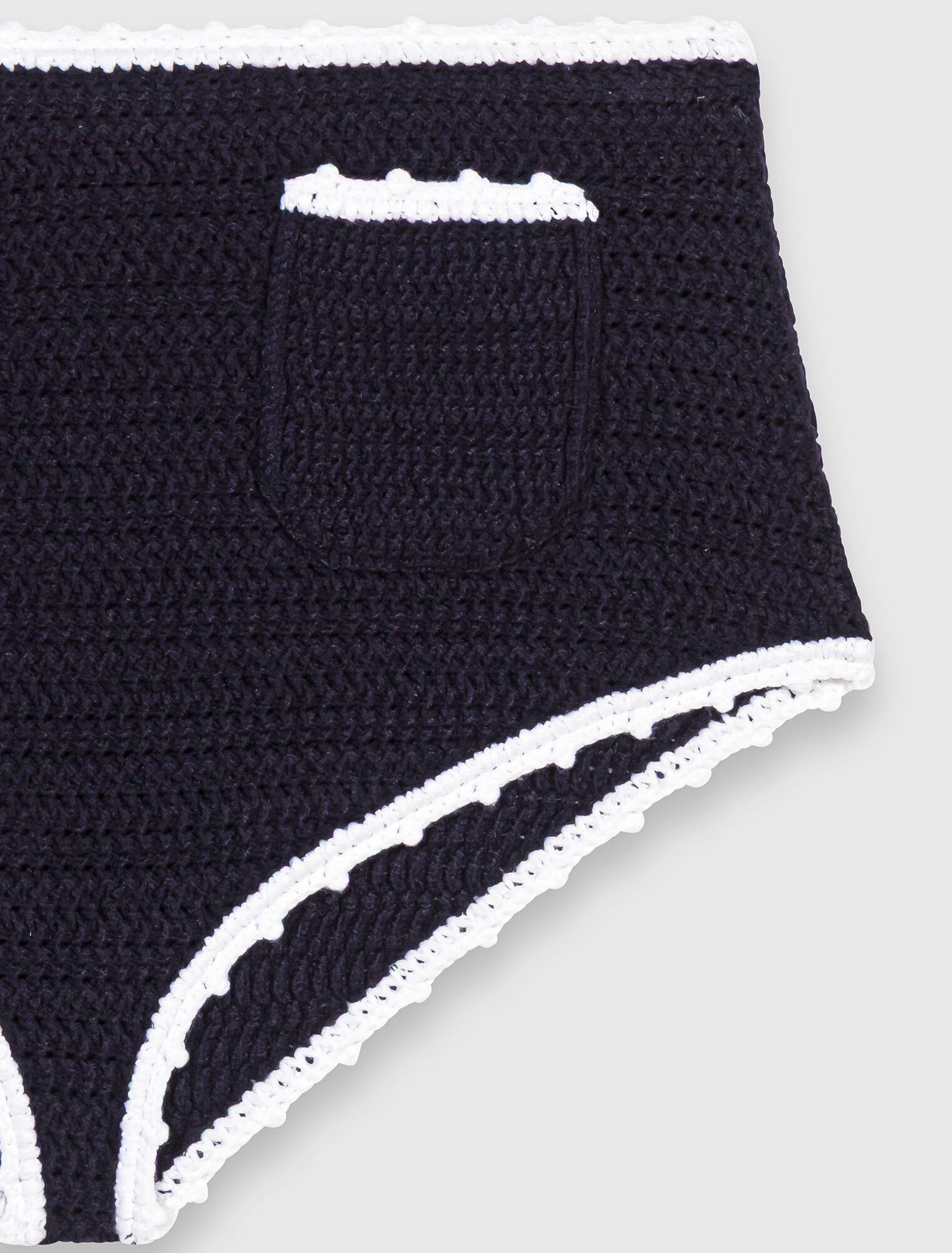 Pantal&oacute;n de punto con ganchillo
