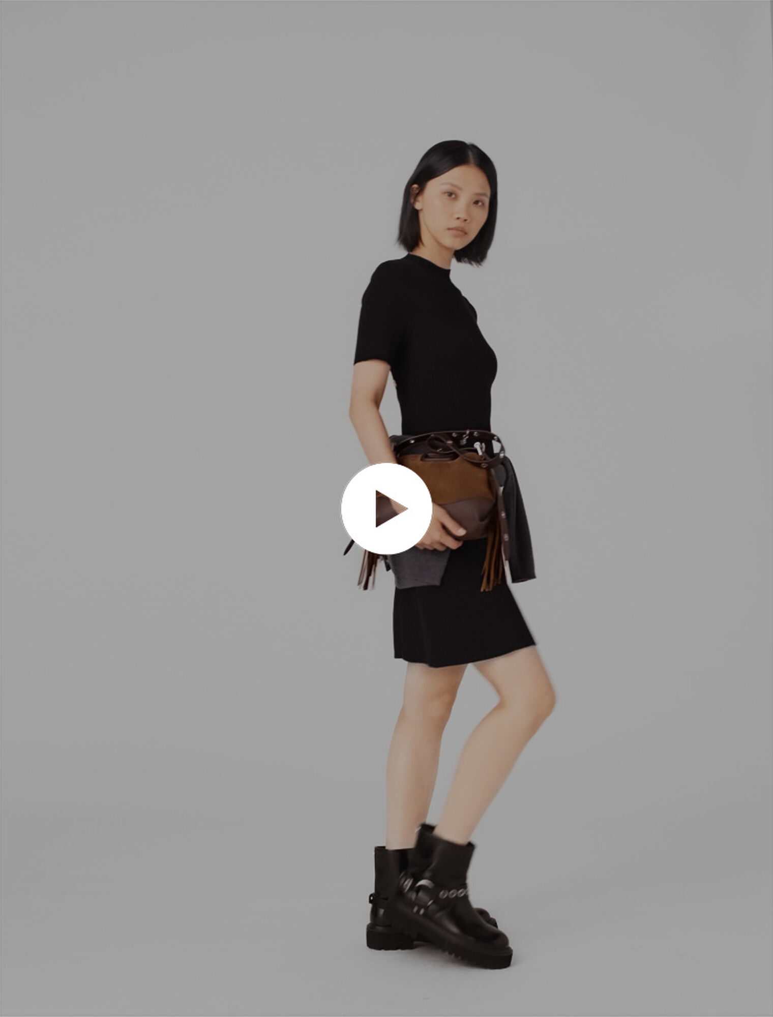 Vestido corto de punto con botones