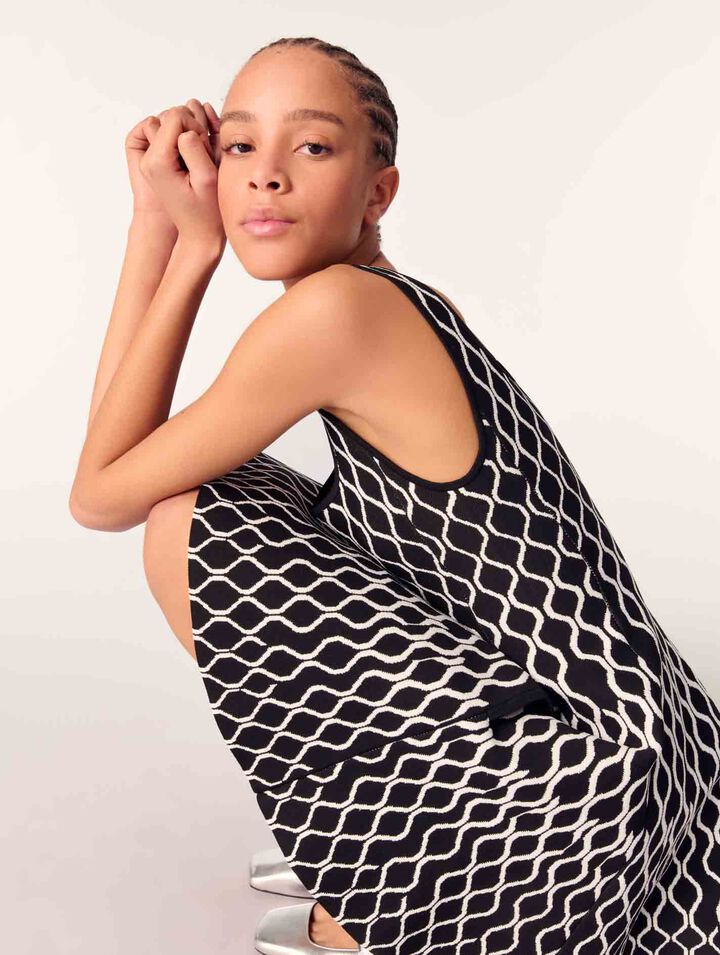 Vestido corto de punto con motivo