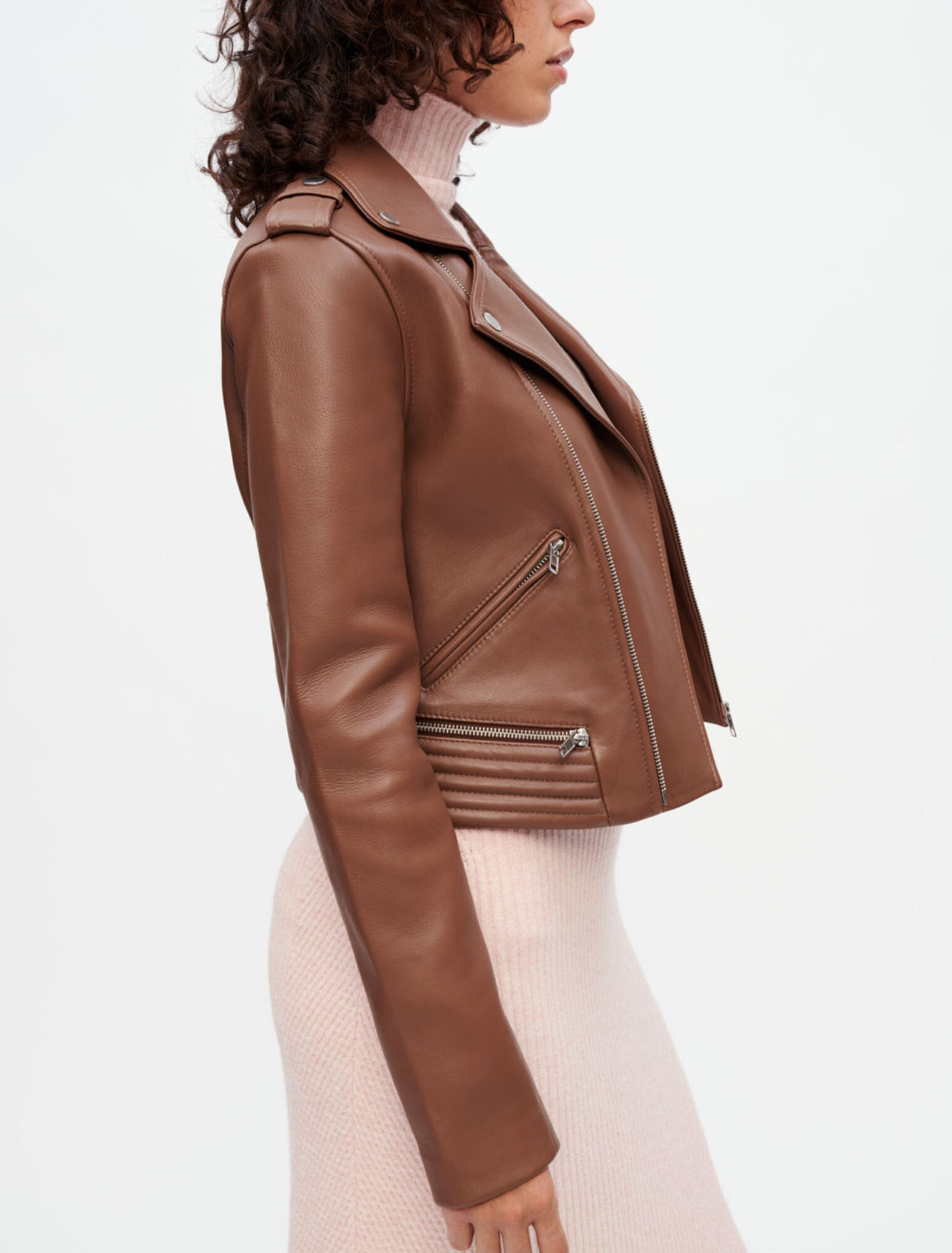 Cazadora estilo motero en piel camel