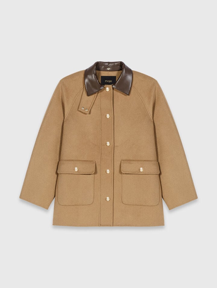 Abrigo de lana con capucha extra&iacute;b.