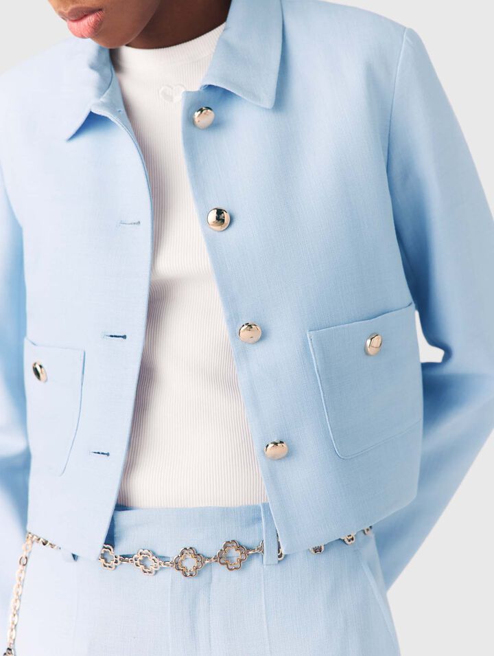 Chaqueta corta botonadura simple