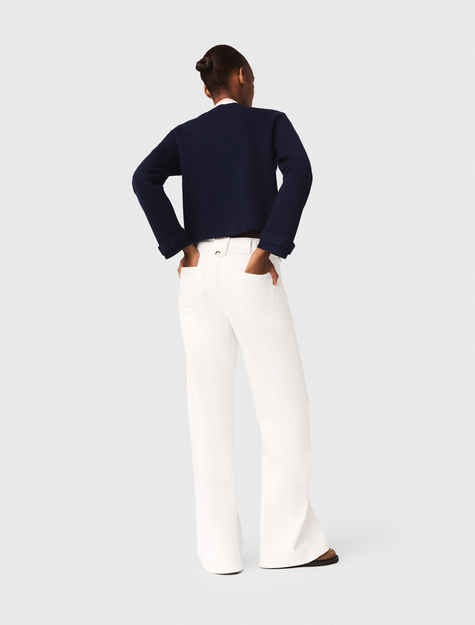 C&aacute;rdigan con cuello bordado suelto