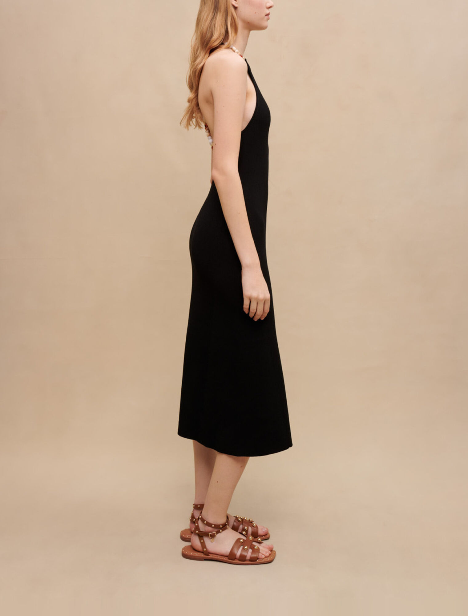 Vestido largo con detalle de cadena