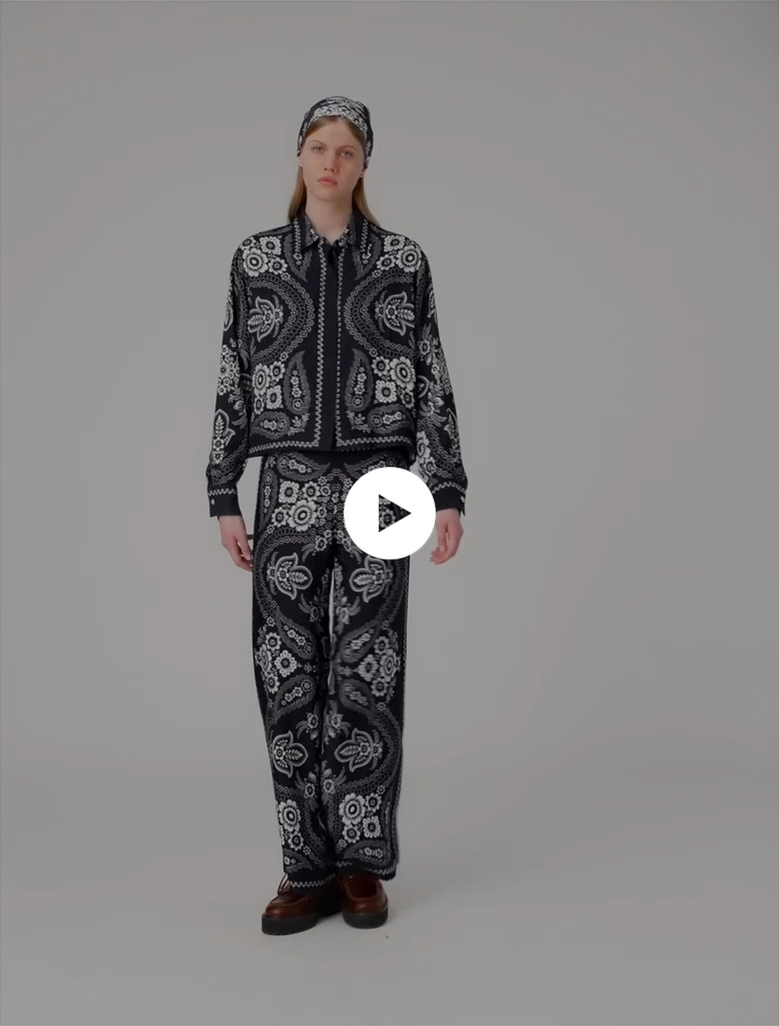 Pantalón fluido estampado
