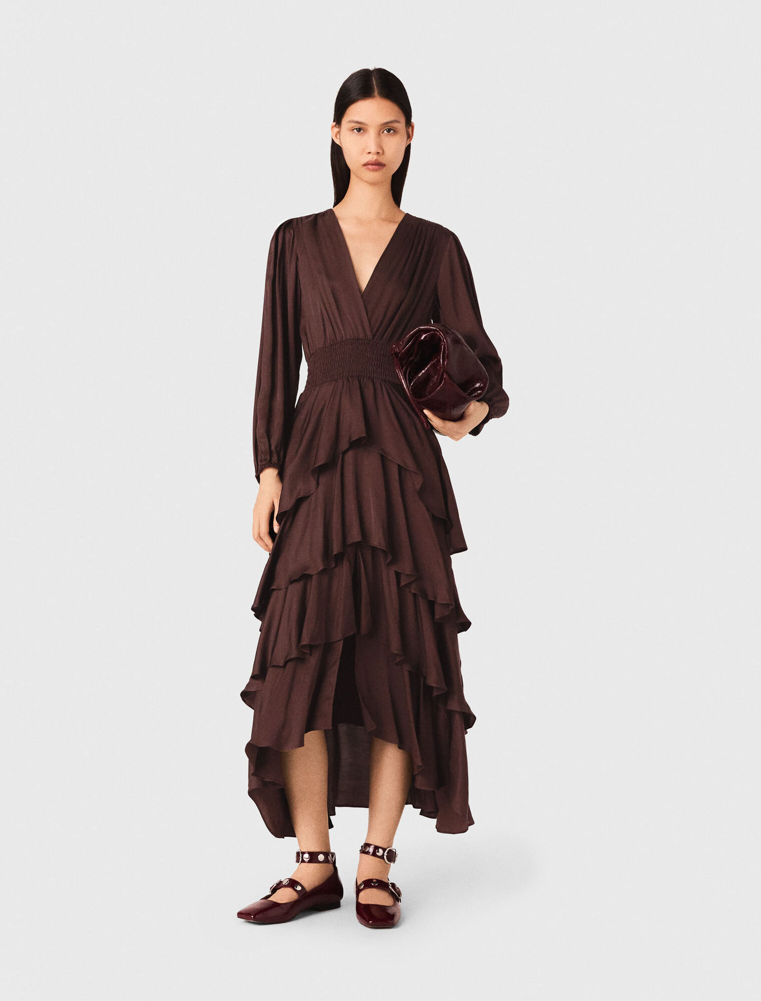 Vestido largo fluido con volantes