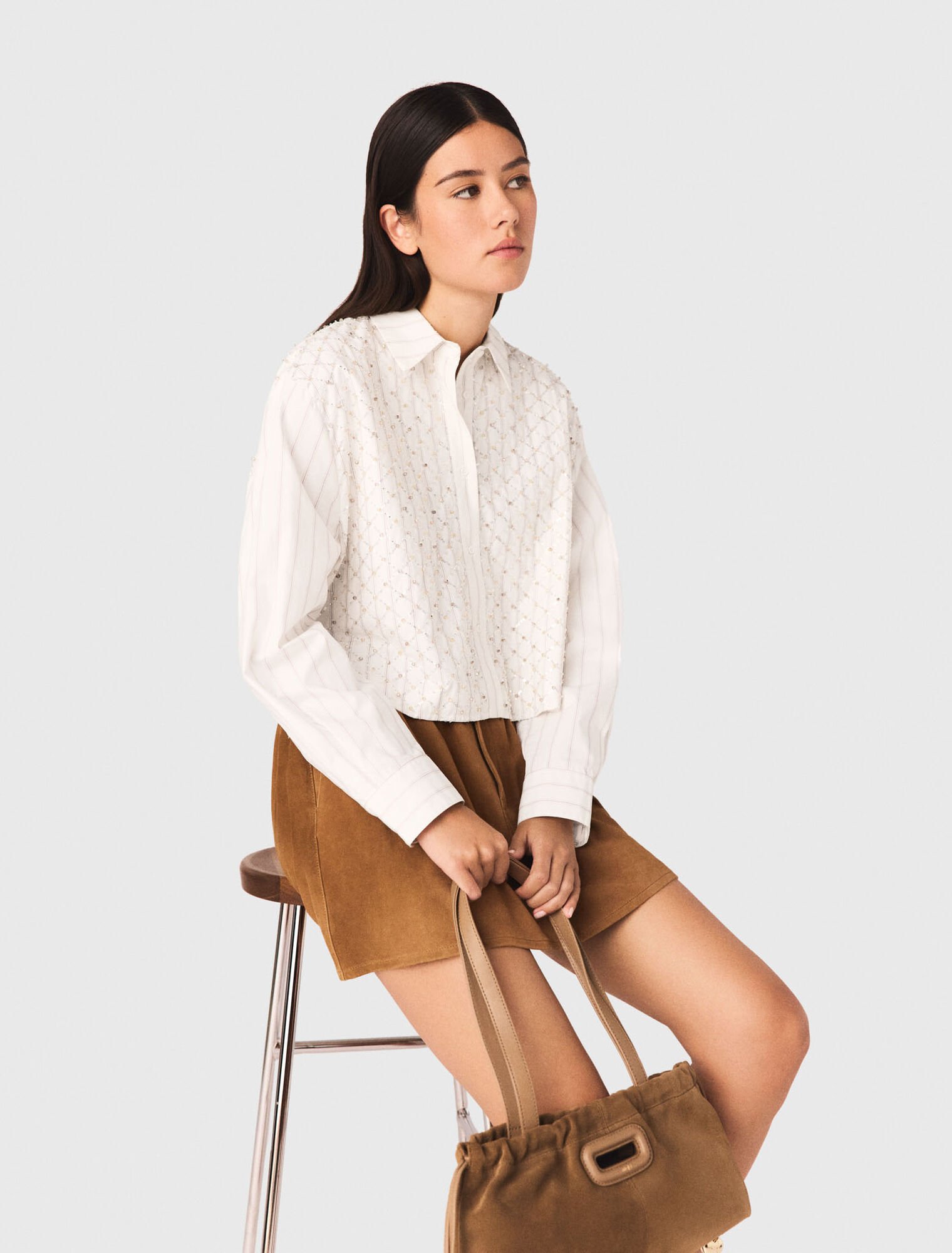 Camisa corta bordada con perlas