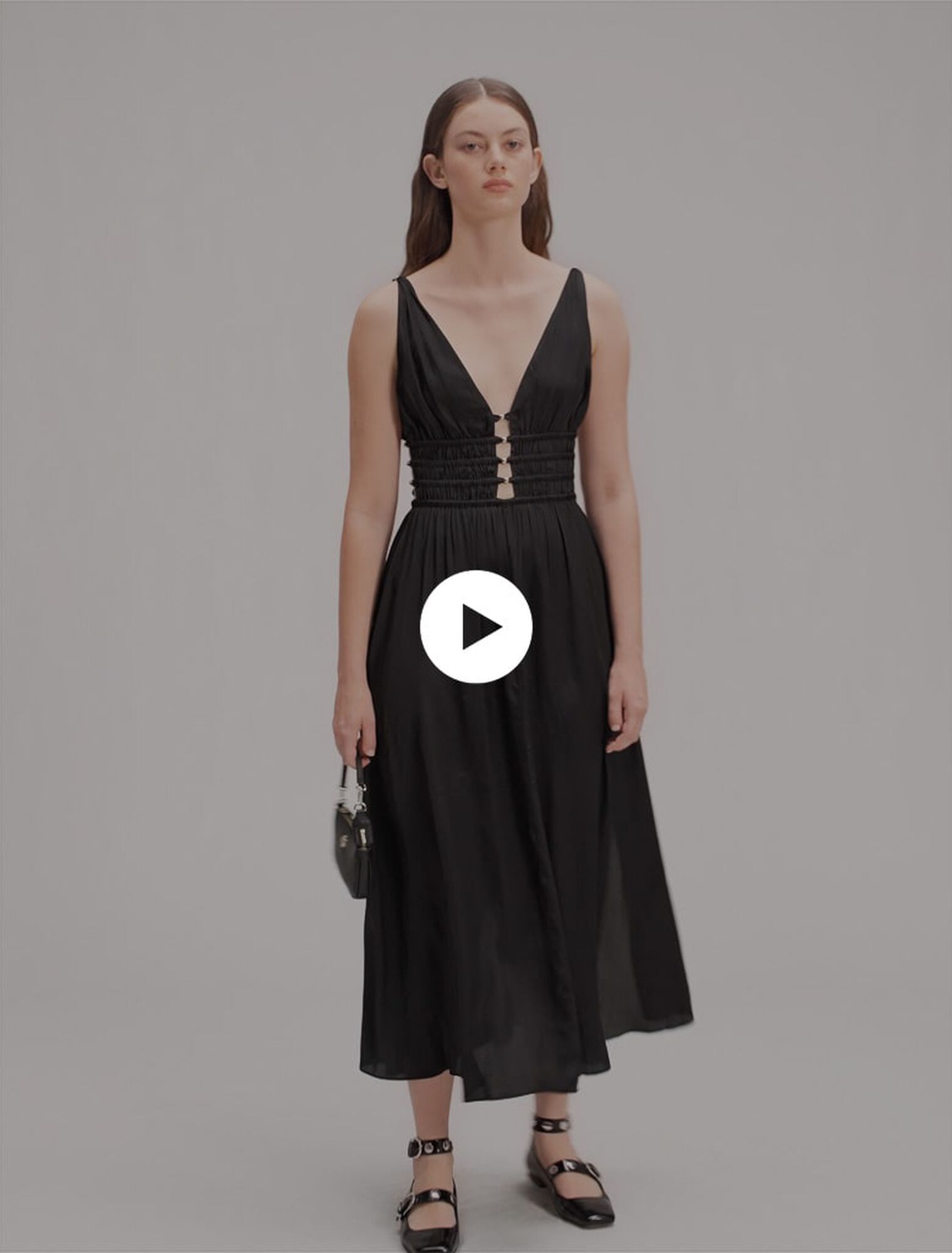 Vestido satinado calado
