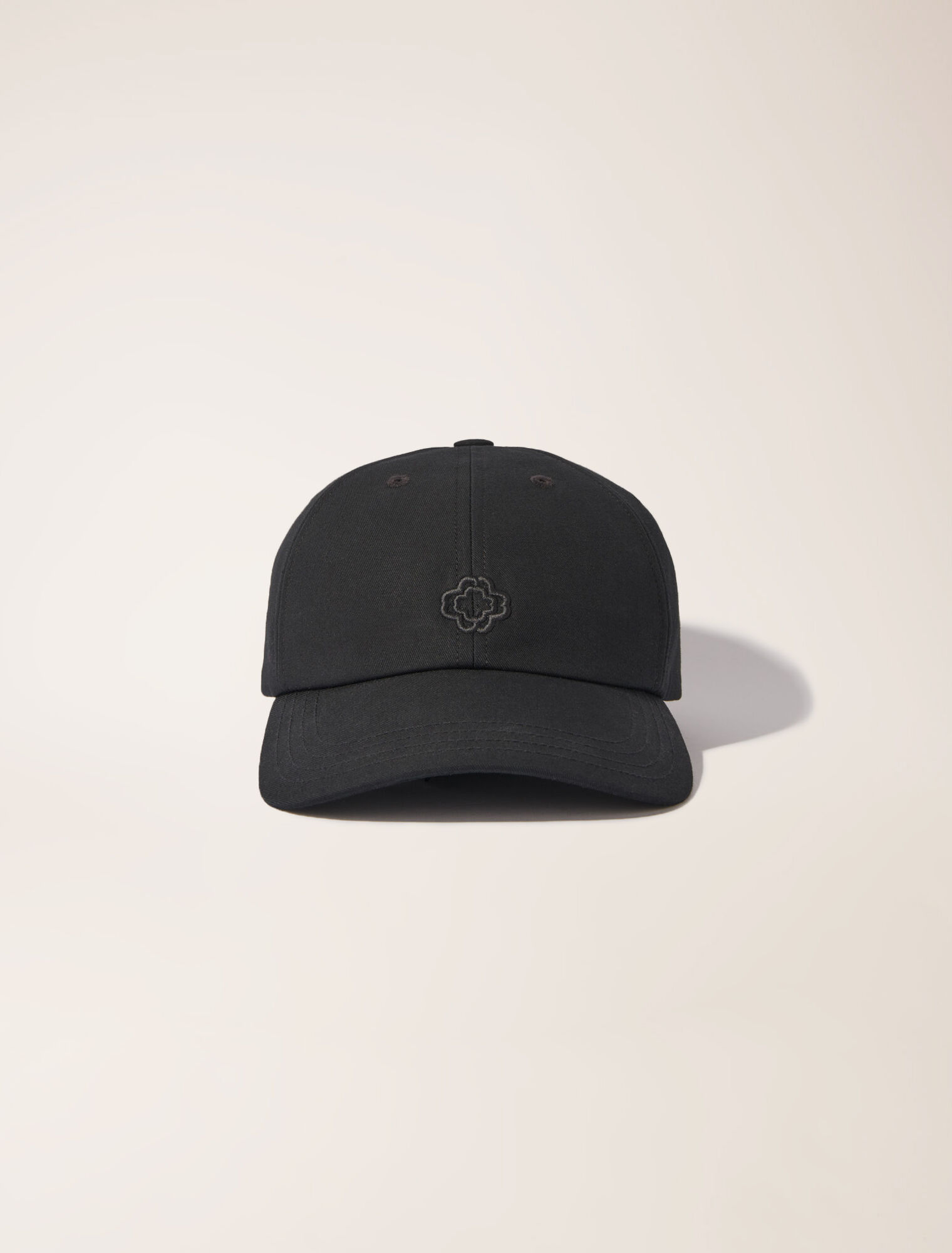Gorra de algodón con hebilla dorada