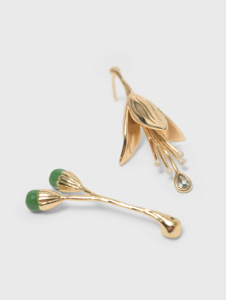 Pendiente con detalle de tulip&aacute;n.