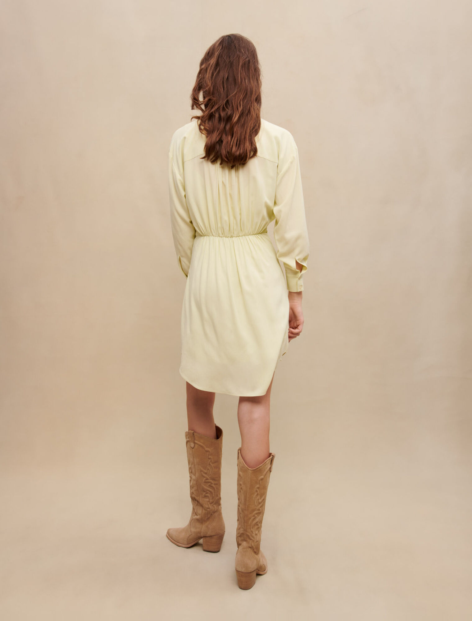 Vestido corto con lazo