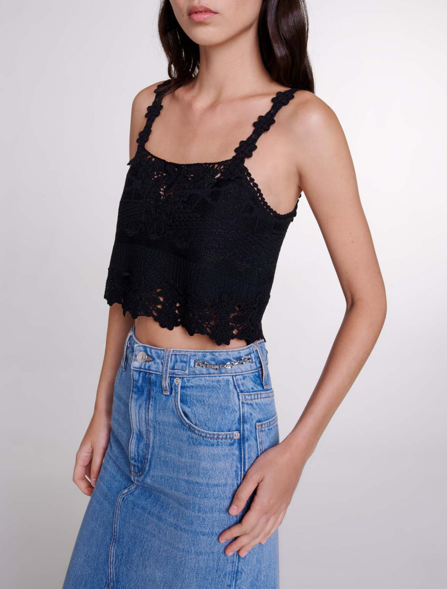 Top corto decorado con guipur