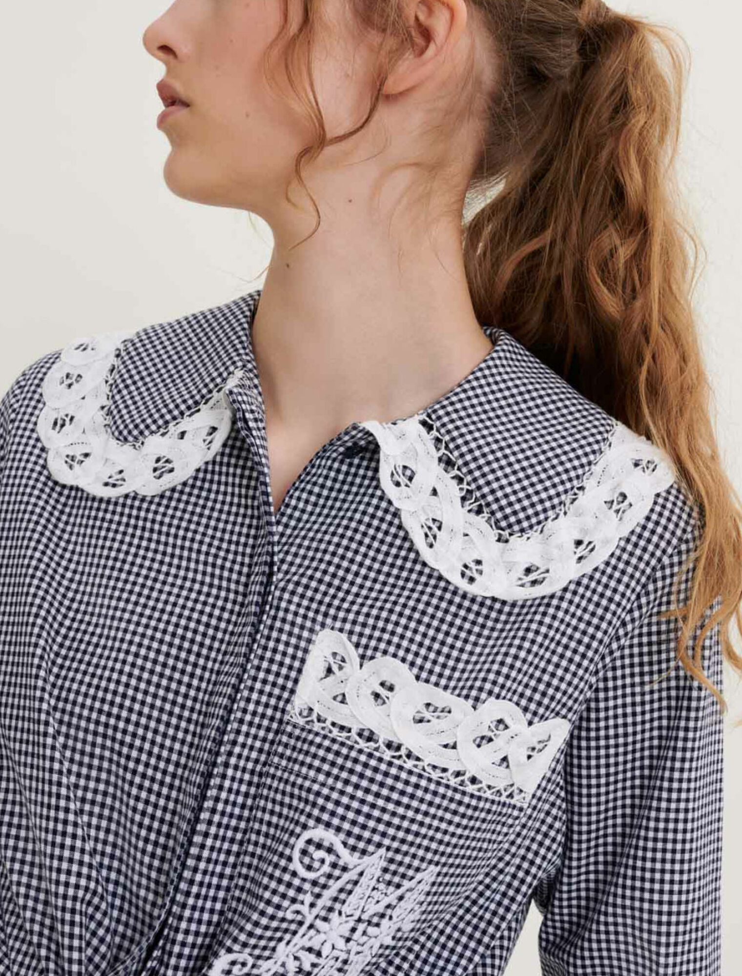 Camisa de guinga y encaje